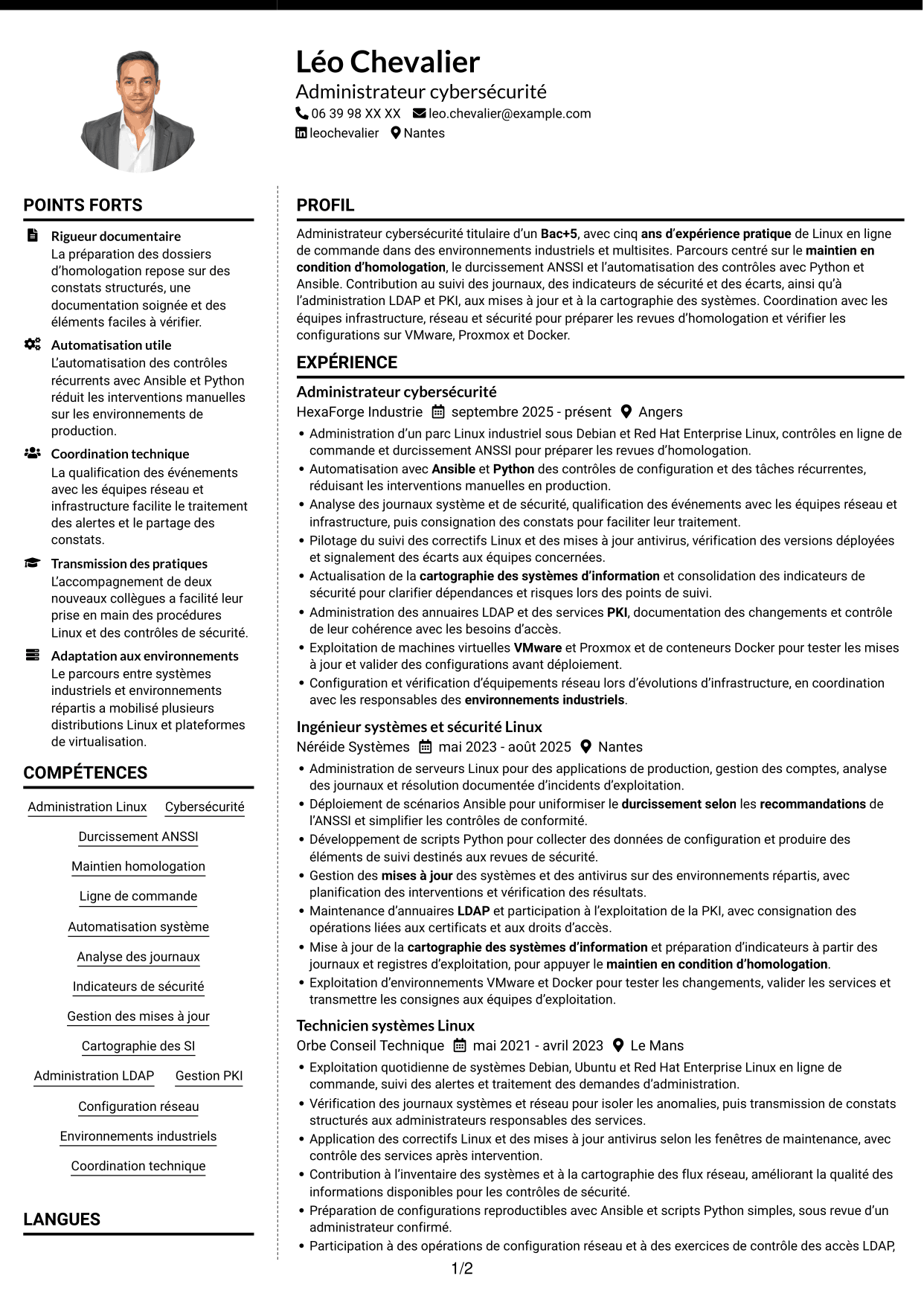 CV Moderne (format à deux colonnes avec photo à gauche et séparateur) : Administrateur Cybersécurité, page 1