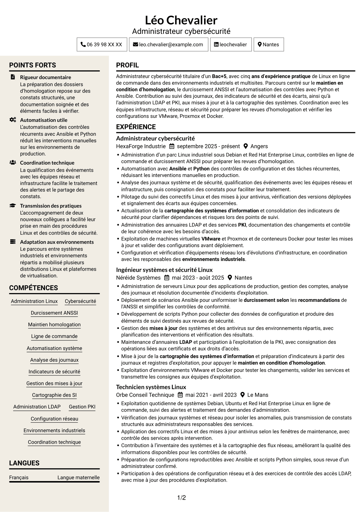 CV Fonceur (format à deux colonnes avec en-tête centré sans photo) : Administrateur Cybersécurité, page 1