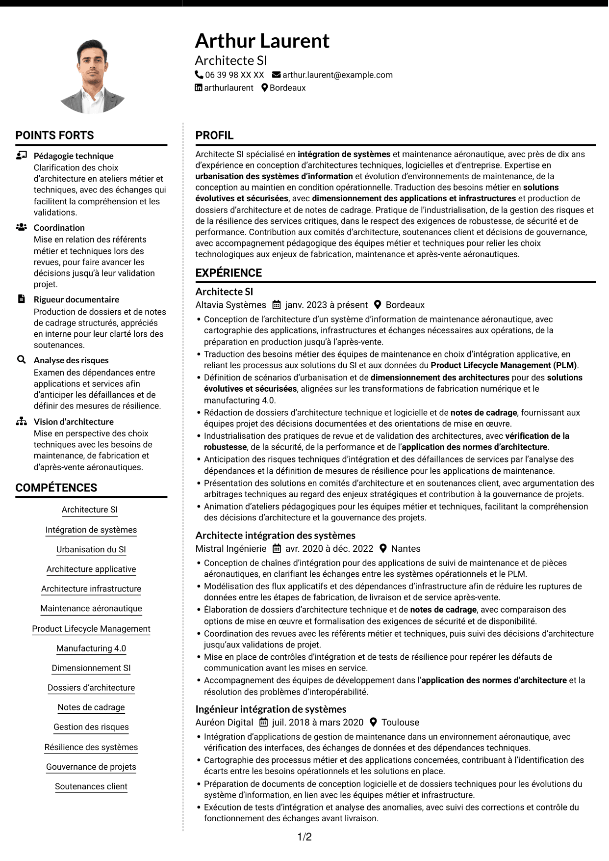 CV Moderne (format à deux colonnes avec photo à gauche et séparateur) : Architecte IT - Maintenance aéronautique, page 1