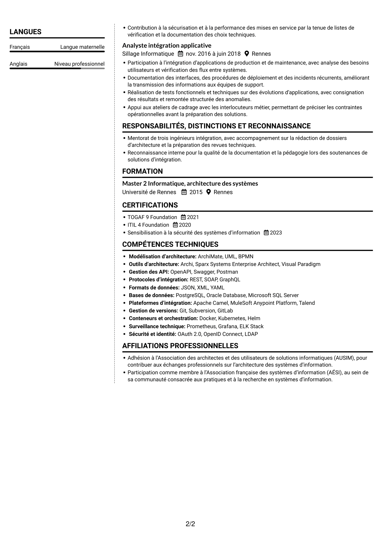 CV Moderne (format à deux colonnes avec photo à gauche et séparateur) : Architecte IT - Maintenance aéronautique, page 2