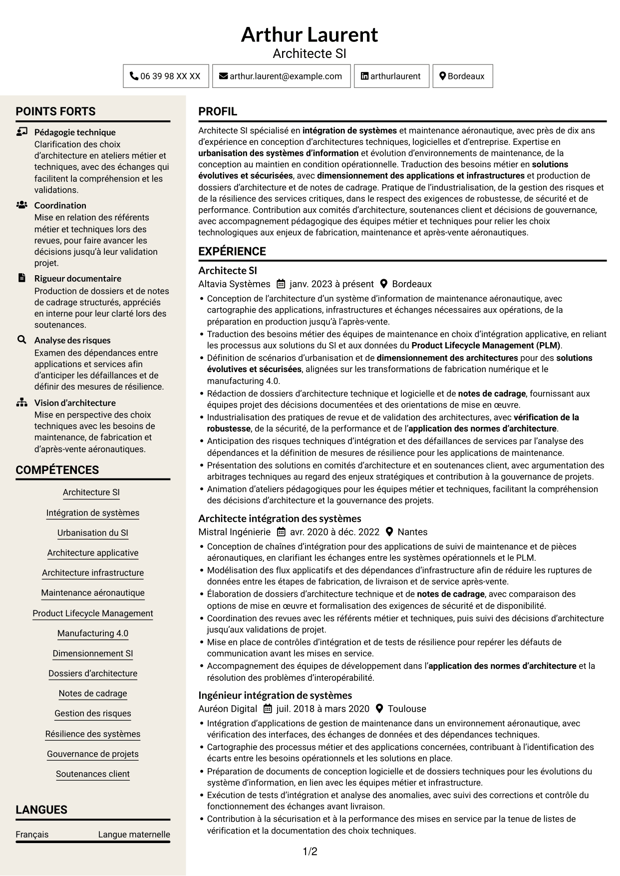 CV Fonceur (format à deux colonnes avec en-tête centré sans photo) : Architecte IT - Maintenance aéronautique, page 1