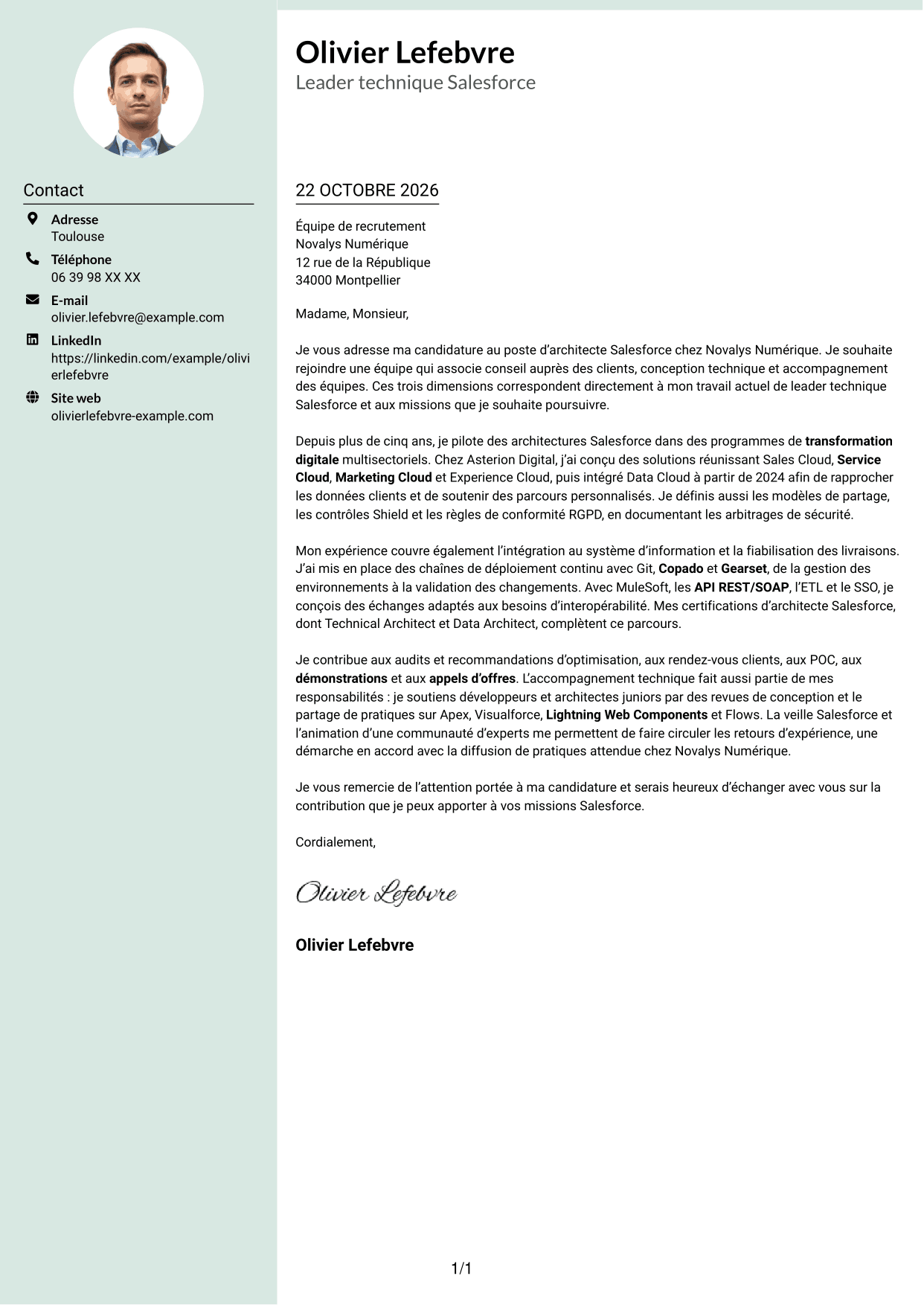 Lettre de motivation Cadre (format à colonne latérale douce avec photo arrondie) : Architecte Salesforce, page 1