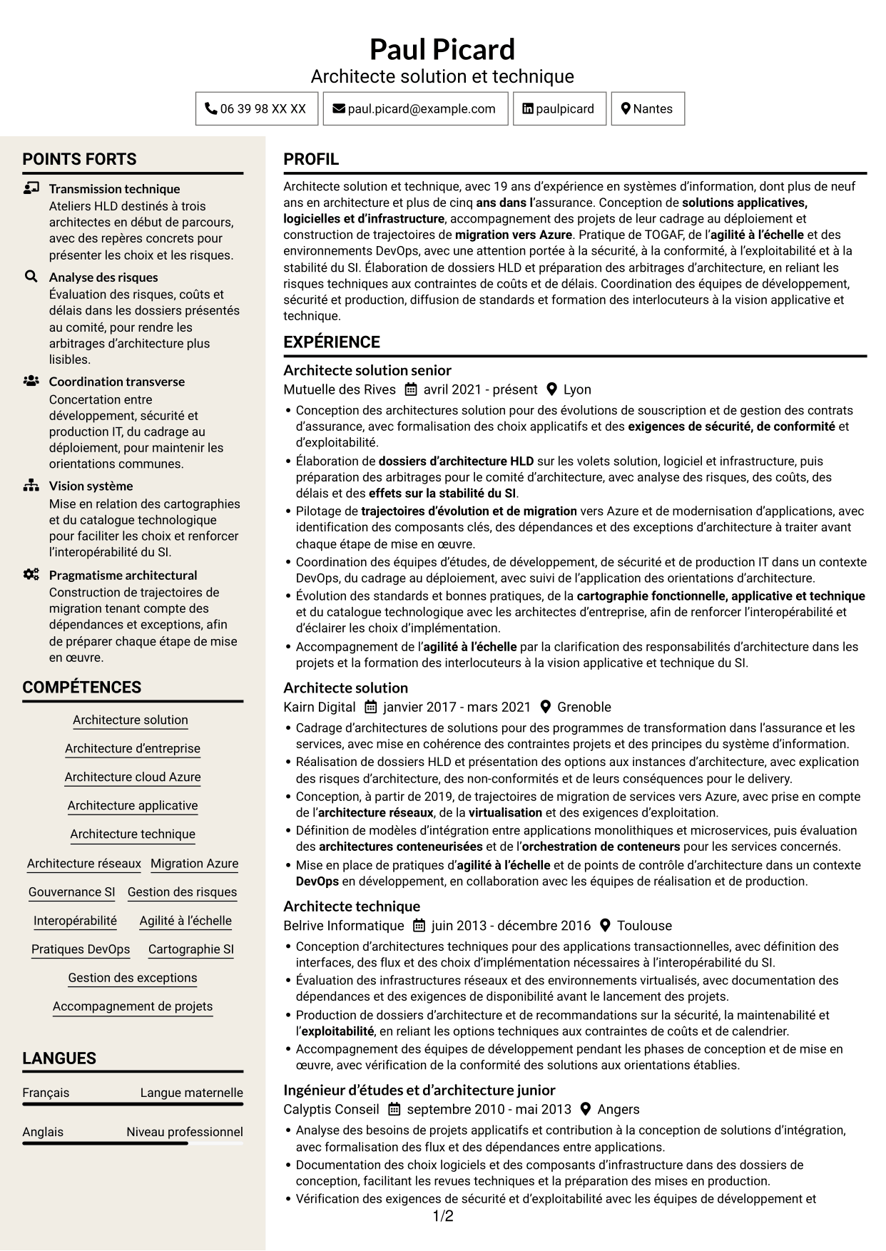 CV Fonceur (format à deux colonnes avec en-tête centré sans photo) : Architecte Solution - Cloud et Systèmes d'Information, page 1