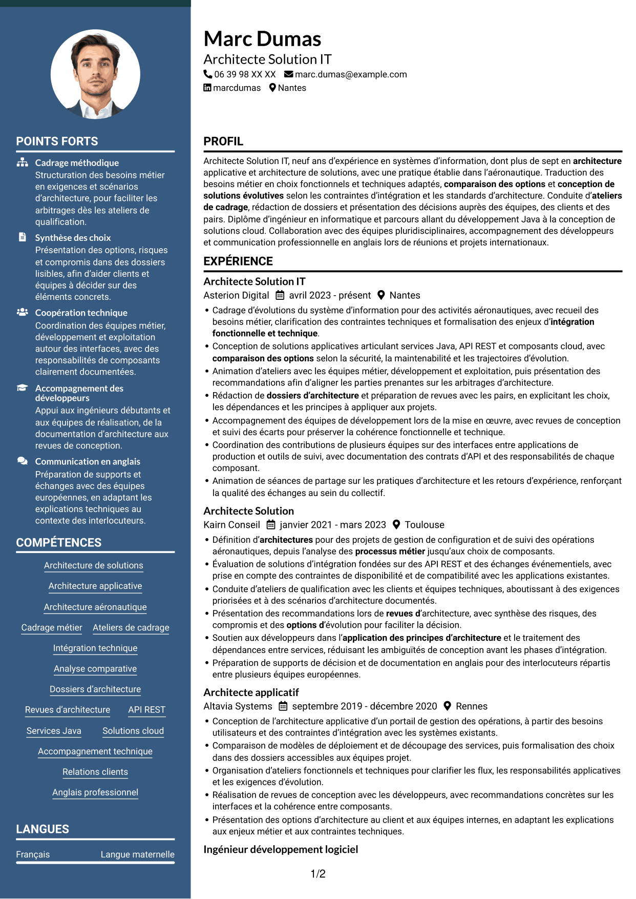 CV Élégant (format à colonne latérale colorée avec photo) : Architecte Solution IT - Aéronautique, page 1