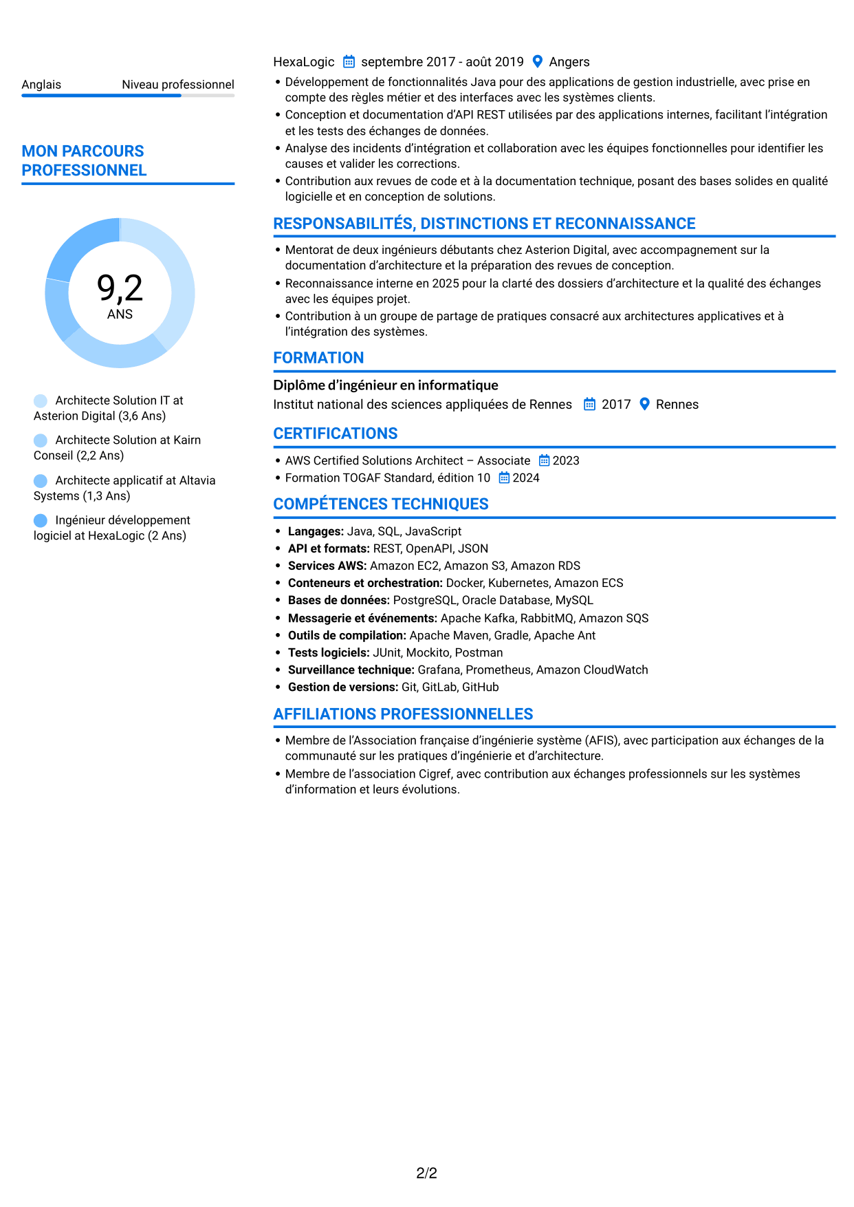 CV Audacieux (format à deux colonnes avec accents colorés et photo) : Architecte Solution IT - Aéronautique, page 2