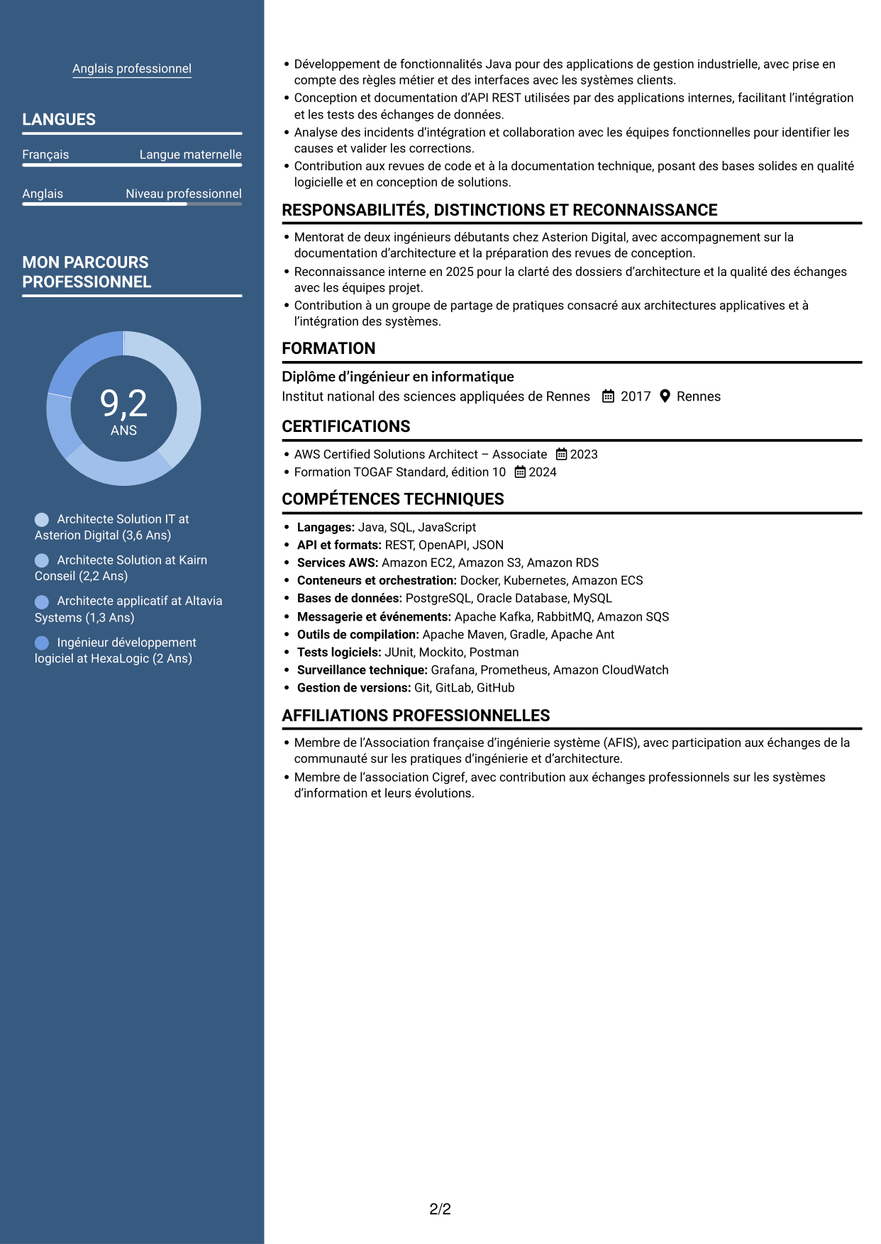 CV Signature (format à colonne latérale colorée avec grande photo) : Architecte Solution IT - Aéronautique, page 2