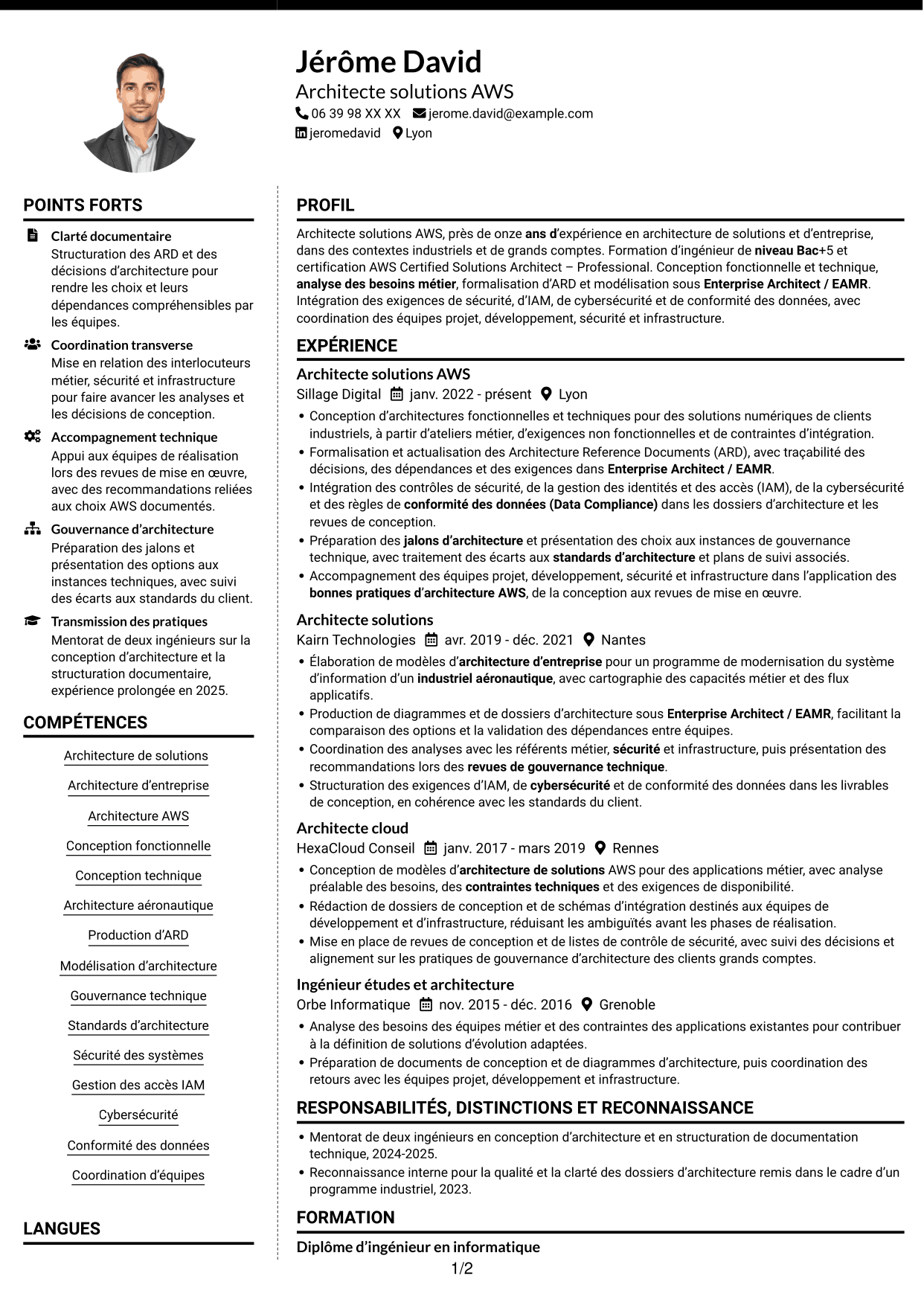 CV Moderne (format à deux colonnes avec photo à gauche et séparateur) : Architecte Solutions AWS, page 1