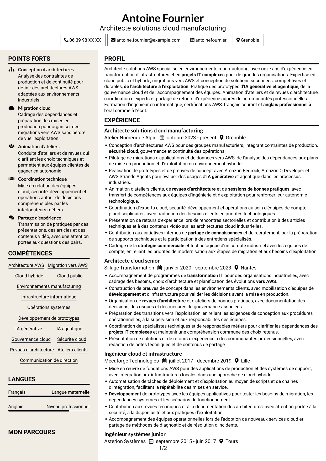 CV Fonceur (format à deux colonnes avec en-tête centré sans photo) : Architecte solutions AWS - Manufacturing, page 1