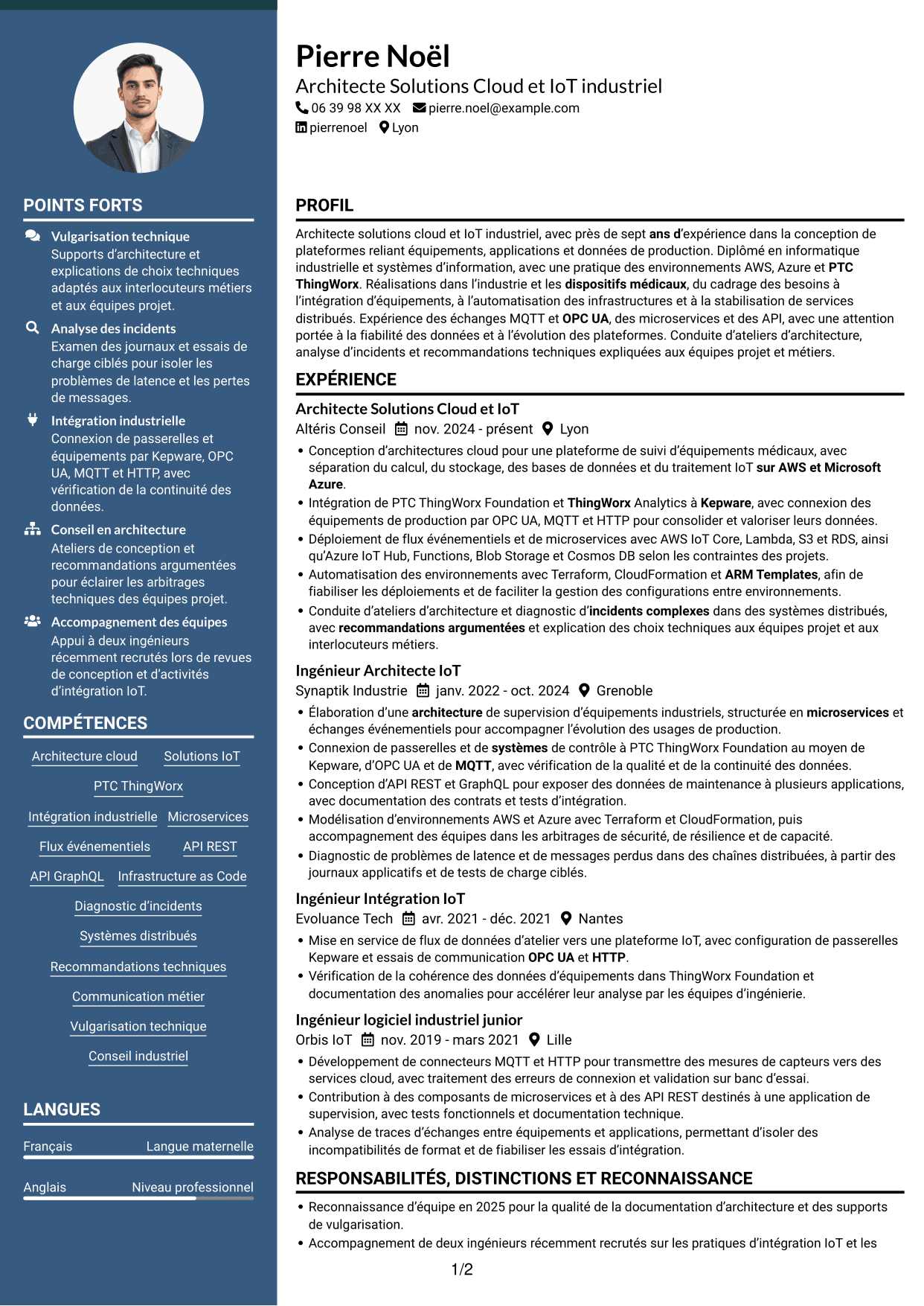 CV Élégant (format à colonne latérale colorée avec photo) : Architecte Solutions Cloud & IoT industriel, page 1