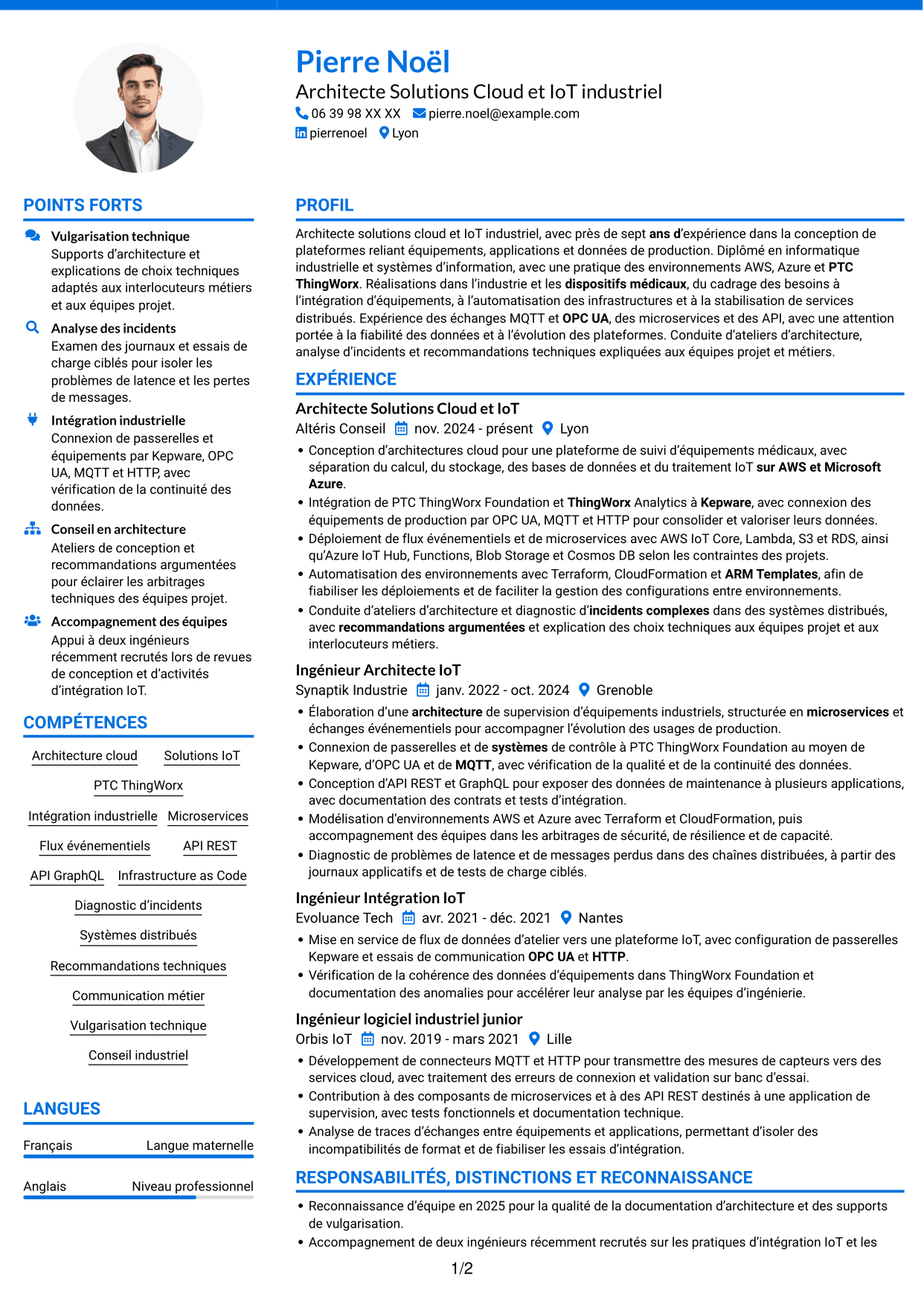 CV Audacieux (format à deux colonnes avec accents colorés et photo) : Architecte Solutions Cloud & IoT industriel, page 1