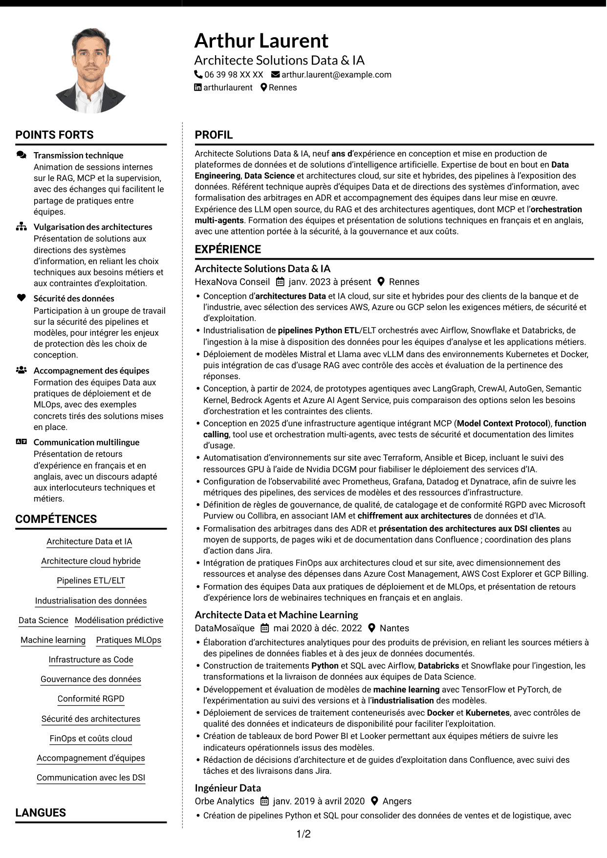 CV Moderne (format à deux colonnes avec photo à gauche et séparateur) : Architecte Solutions Data & IA, page 1