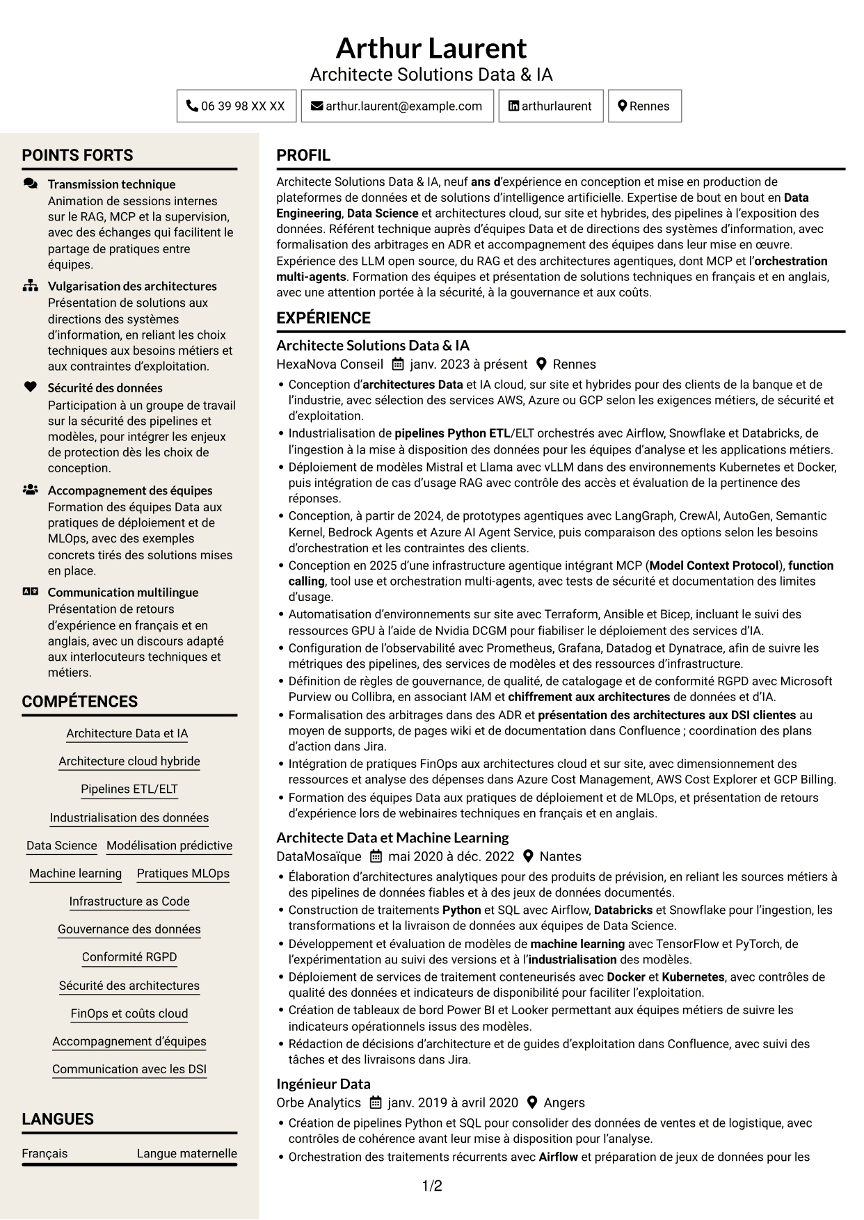 CV Fonceur (format à deux colonnes avec en-tête centré sans photo) : Architecte Solutions Data & IA, page 1