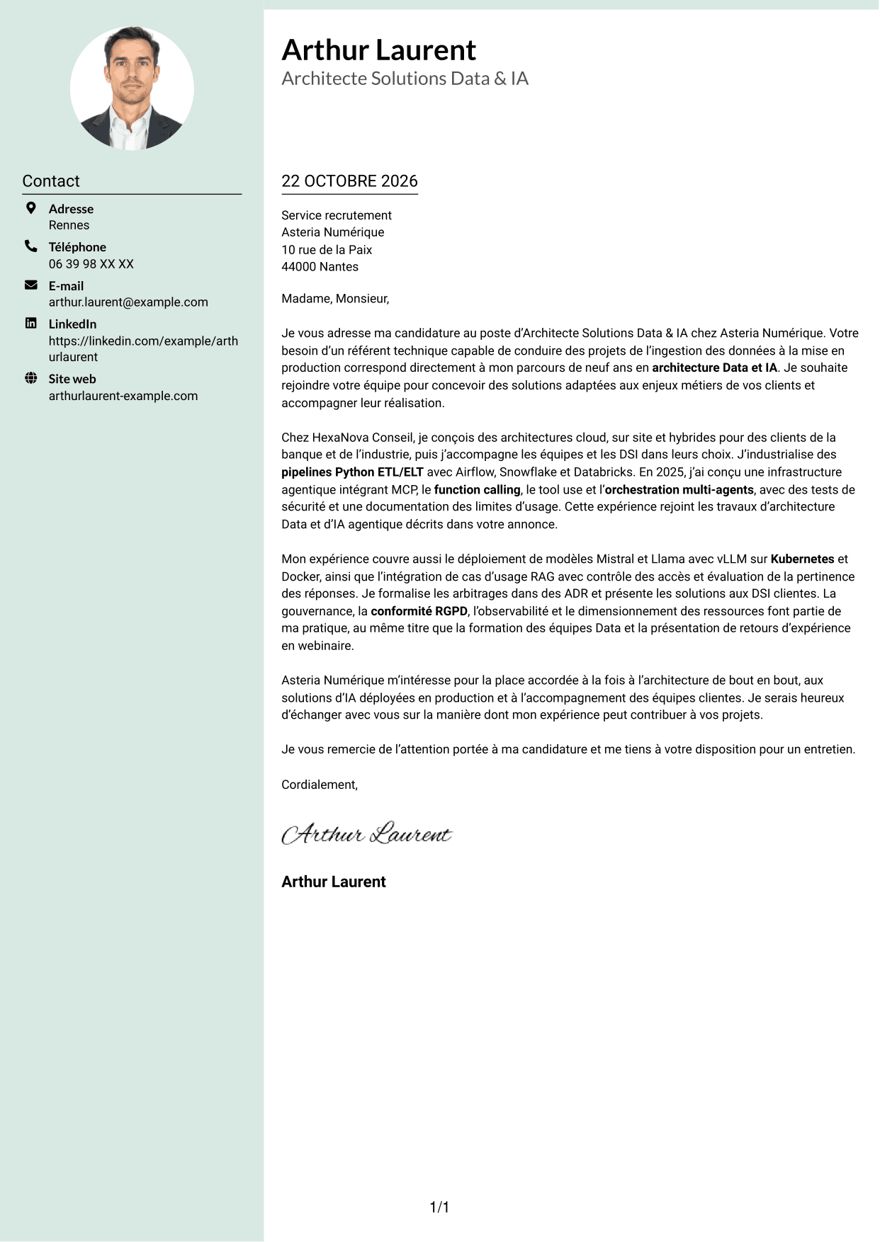 Lettre de motivation Cadre (format à colonne latérale douce avec photo arrondie) : Architecte Solutions Data & IA, page 1