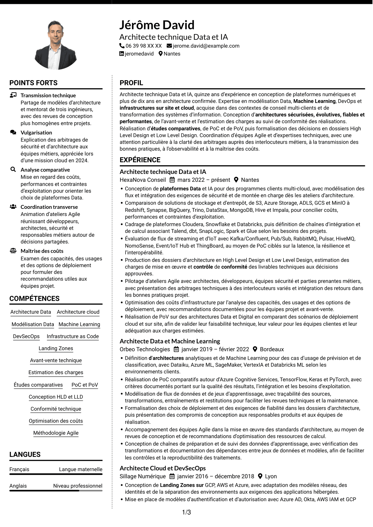 CV Moderne (format à deux colonnes avec photo à gauche et séparateur) : Architecte technique Data et IA, page 1