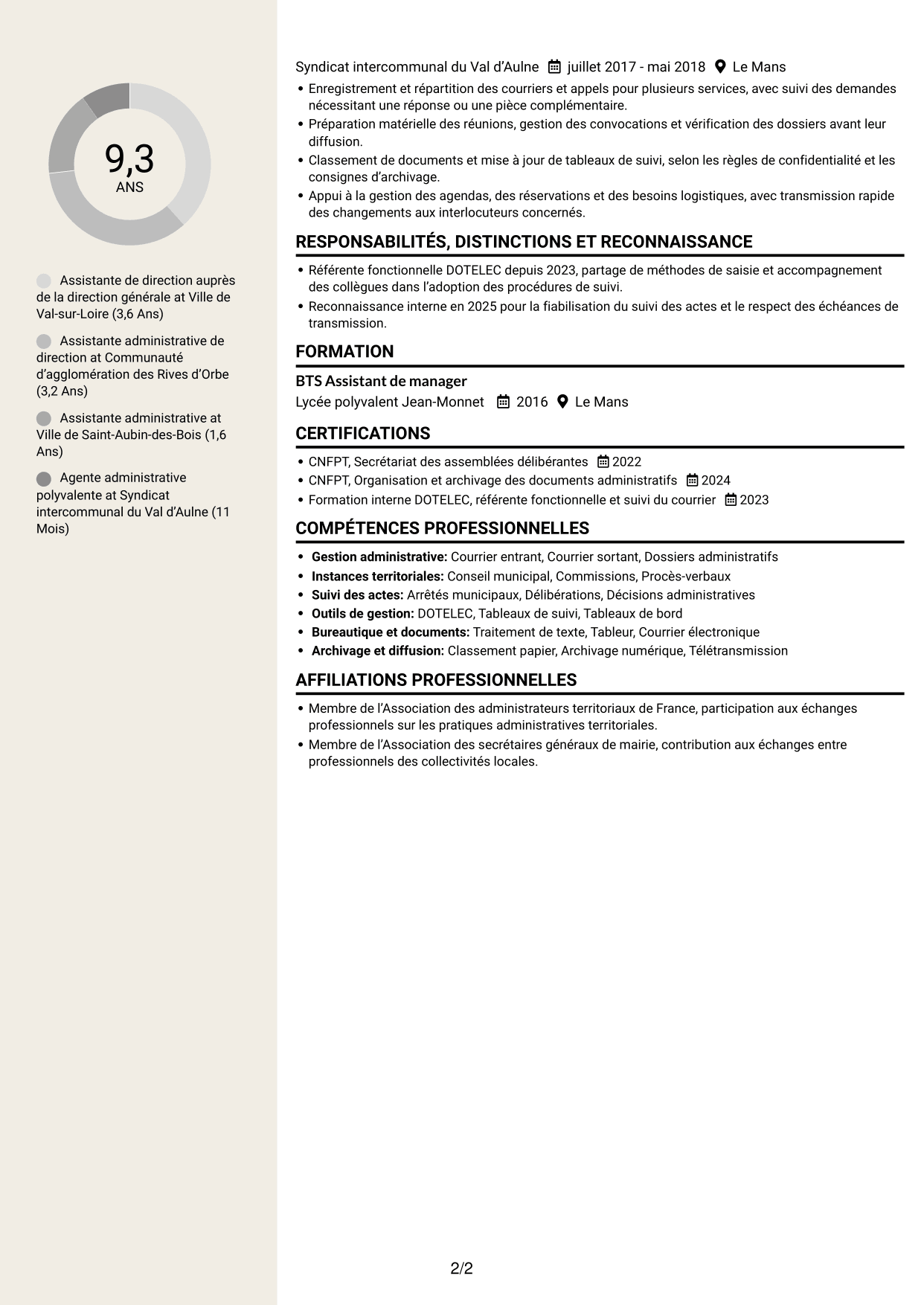 CV Fonceur (format à deux colonnes avec en-tête centré sans photo) : Assistant de direction - Administration publique territoriale, page 2