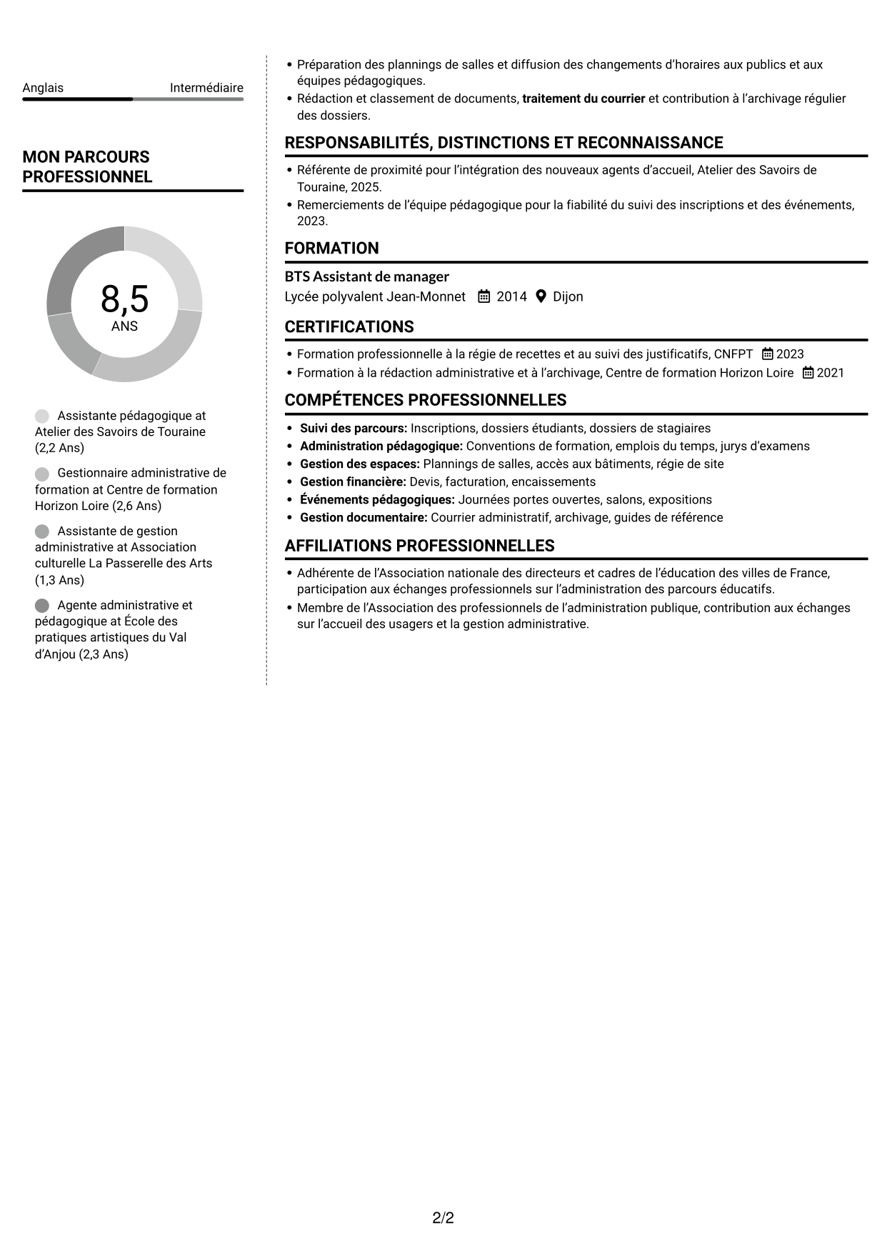 CV Moderne (format à deux colonnes avec photo à gauche et séparateur) : Assistant pédagogique - Gestion administrative et suivi des parcours, page 2
