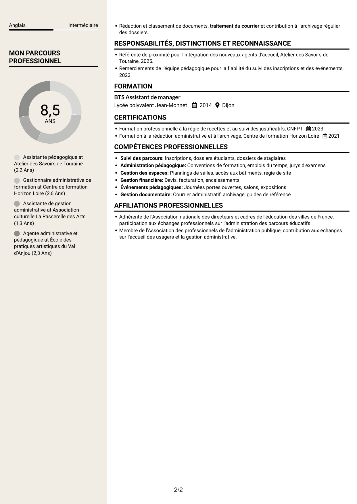 CV Fonceur (format à deux colonnes avec en-tête centré sans photo) : Assistant pédagogique - Gestion administrative et suivi des parcours, page 2