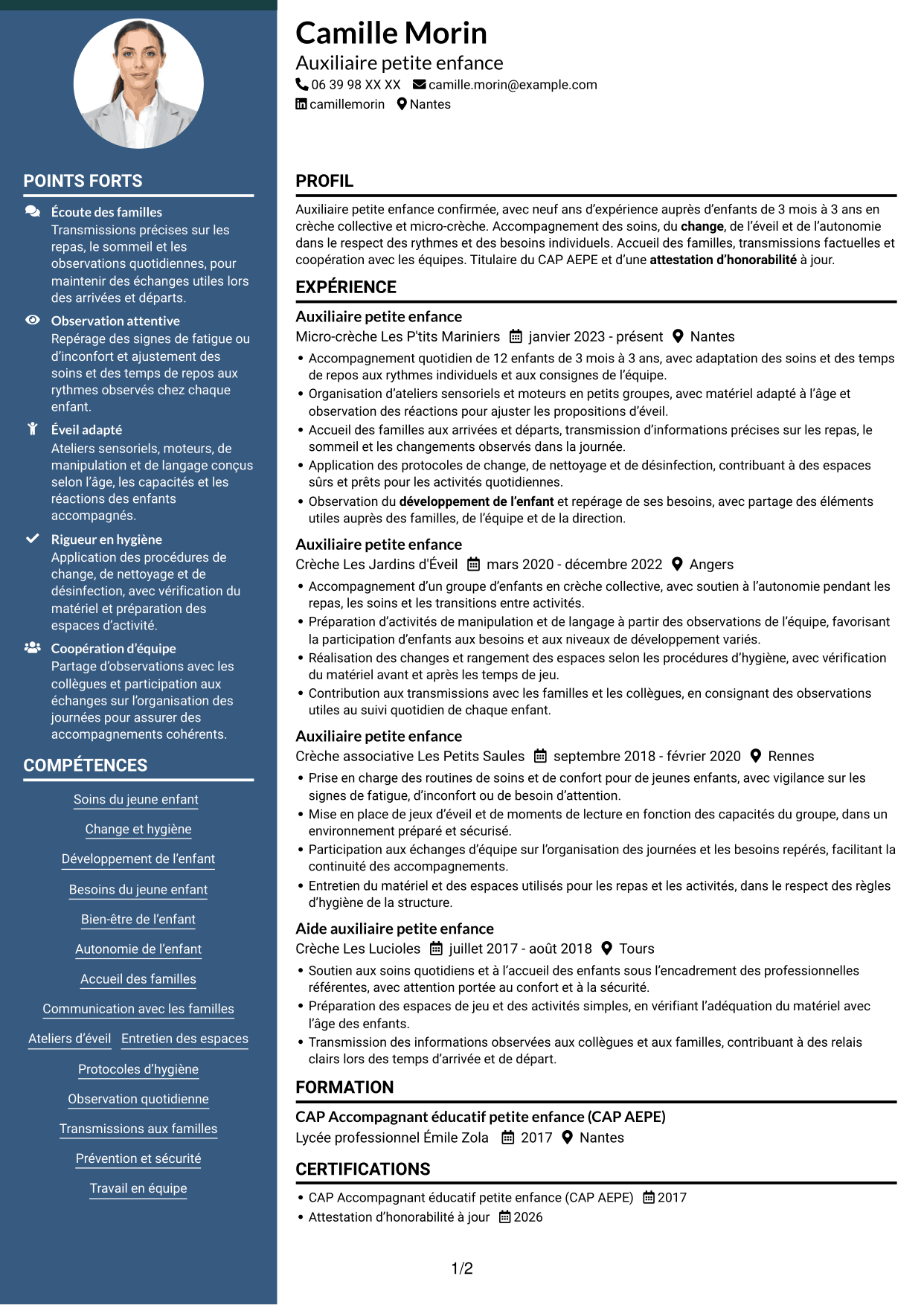 CV Élégant (format à colonne latérale colorée avec photo) : Auxiliaire petite enfance - Éveil et soins des 0-3 ans, page 1