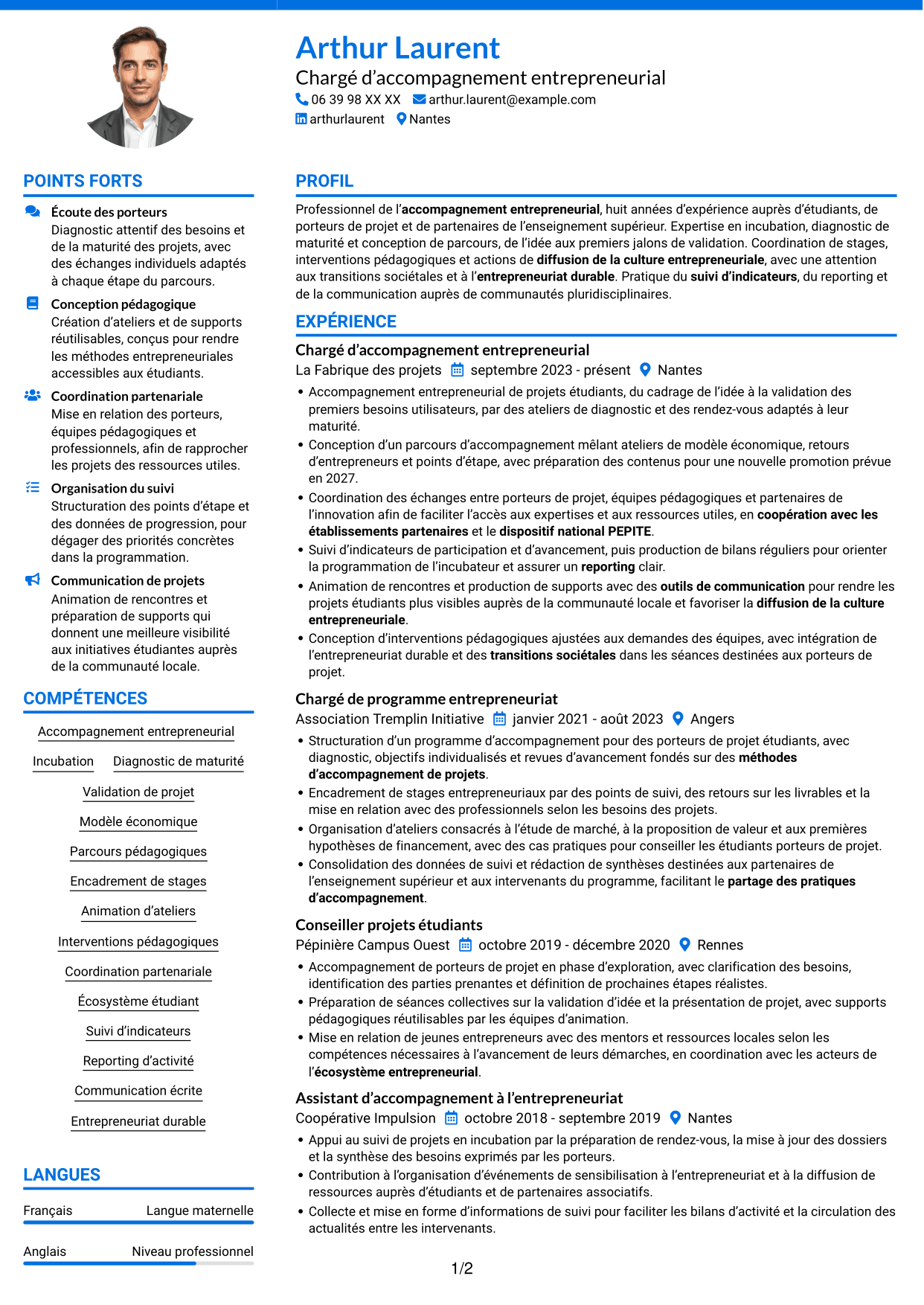 CV Audacieux (format à deux colonnes avec accents colorés et photo) : Chargé d'accompagnement de l'entrepreneuriat, page 1