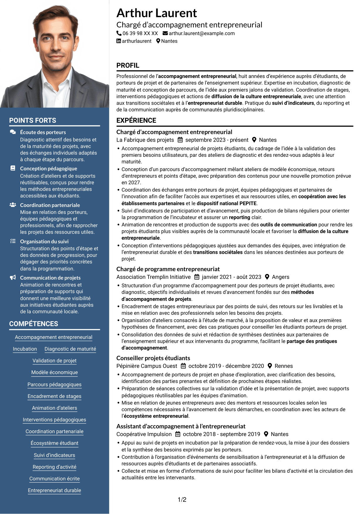 CV Signature (format à colonne latérale colorée avec grande photo) : Chargé d'accompagnement de l'entrepreneuriat, page 1