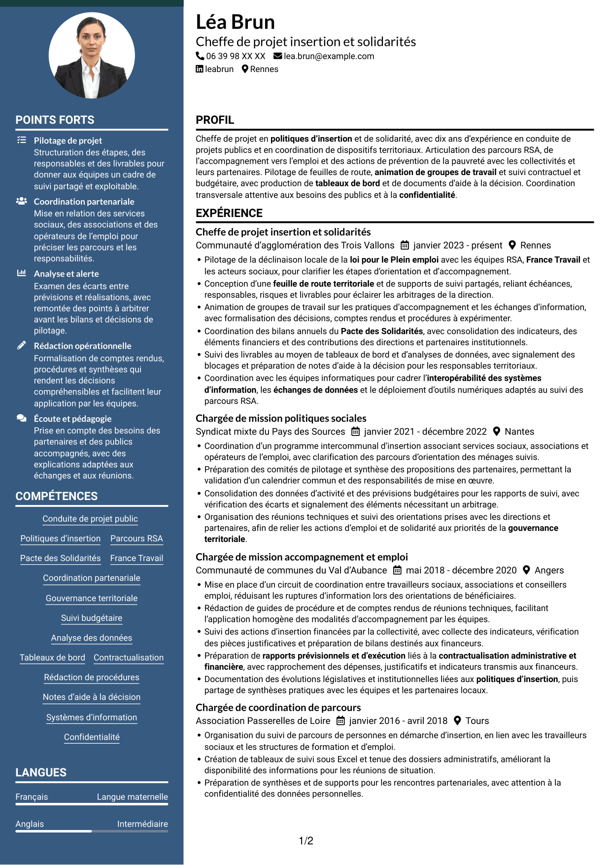 CV Élégant (format à colonne latérale colorée avec photo) : Chef de projet - Insertion et solidarités, page 1