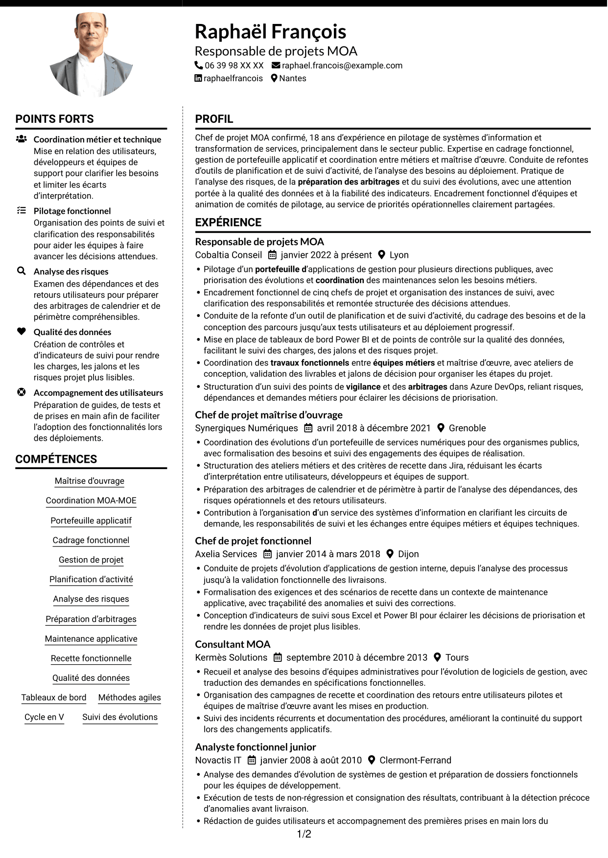 CV Moderne (format à deux colonnes avec photo à gauche et séparateur) : Chef de projet MOA - Appui data, page 1