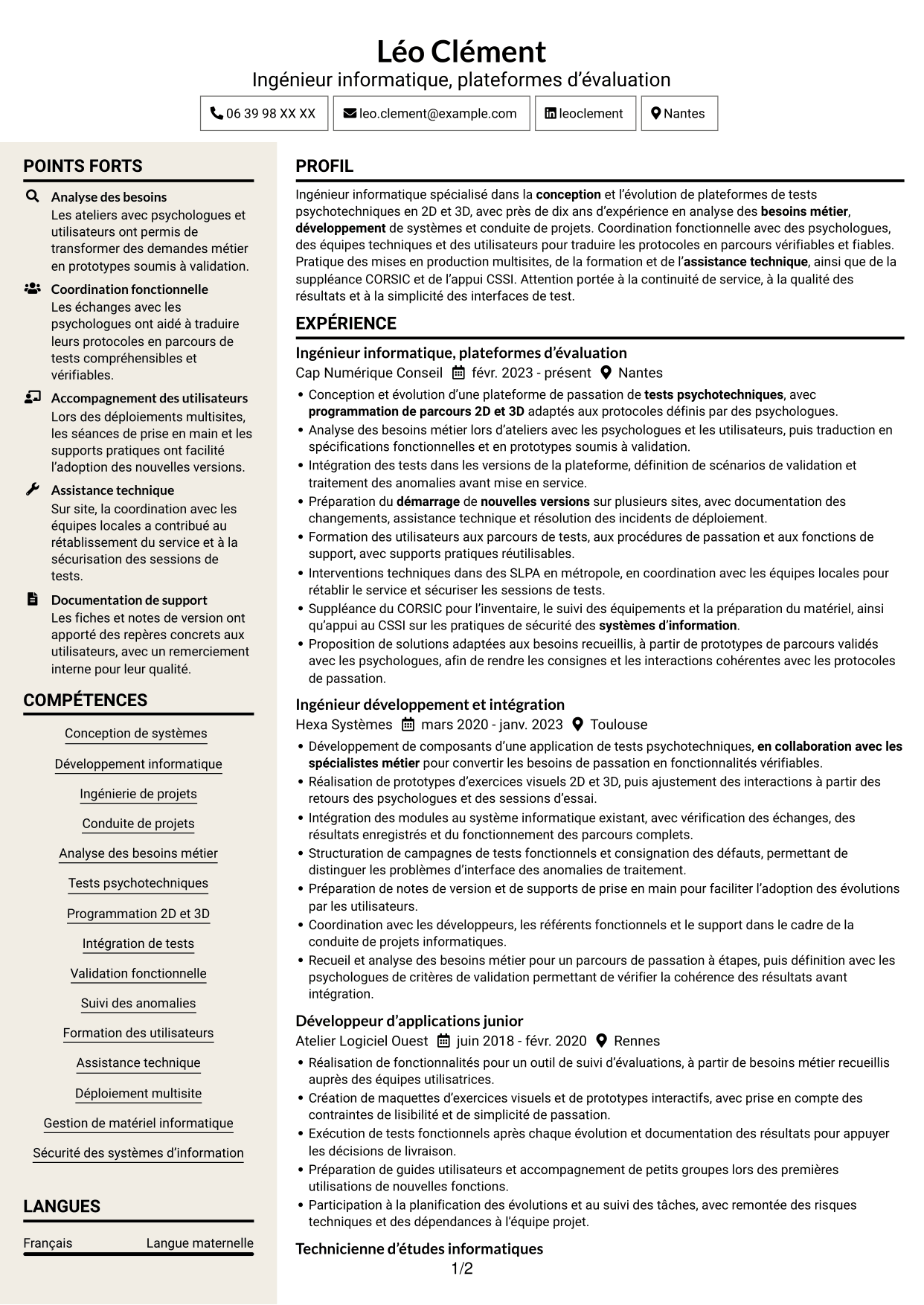 CV Fonceur (format à deux colonnes avec en-tête centré sans photo) : Chef de section informatique - Plateformes de tests psychotechniques, page 1