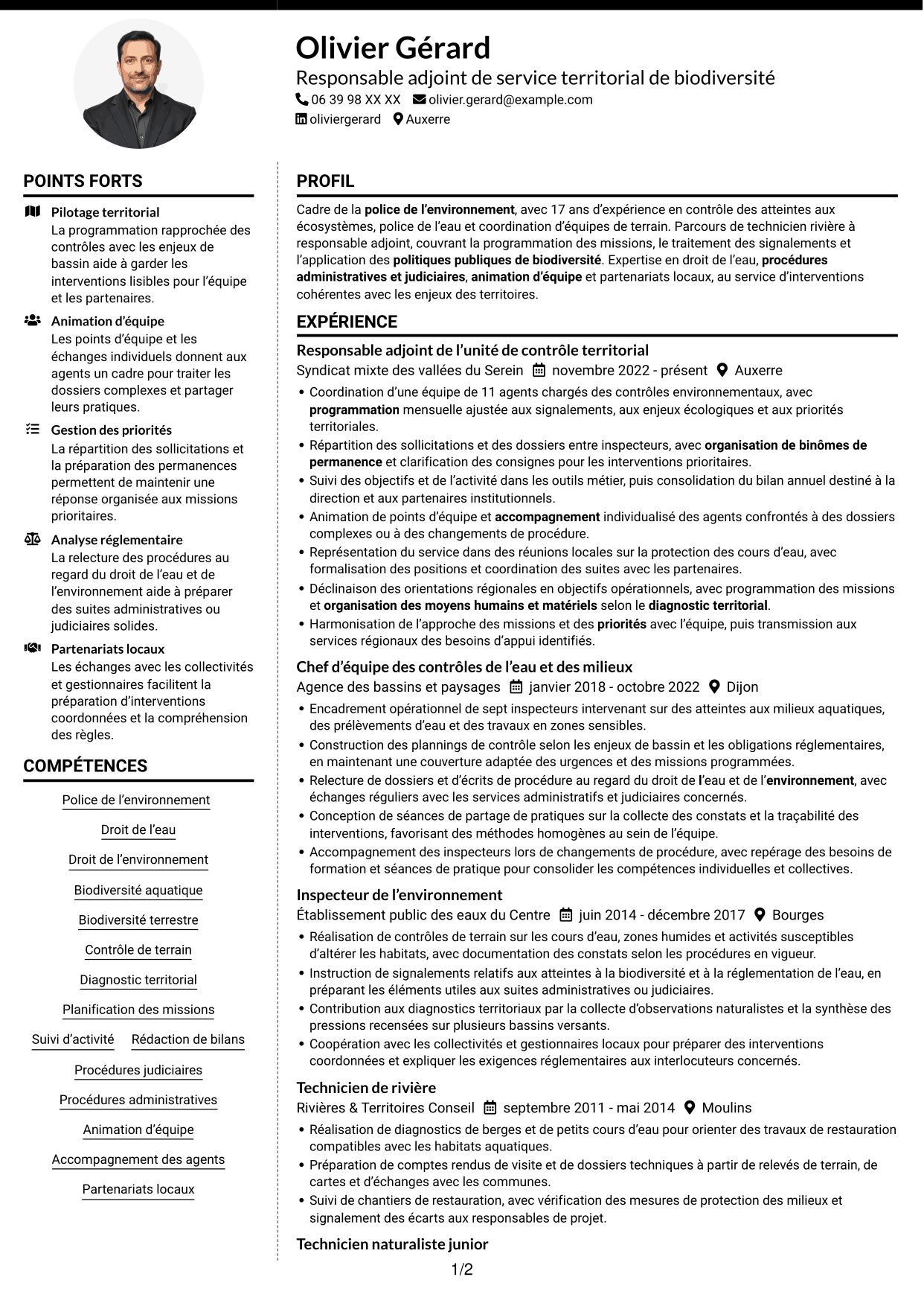 CV Moderne (format à deux colonnes avec photo à gauche et séparateur) : Chef de service départemental adjoint - Police de l’environnement, page 1