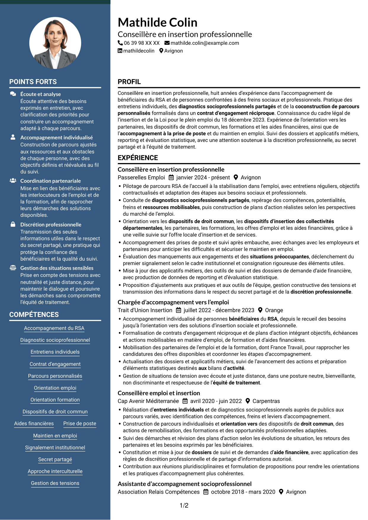 CV Élégant (format à colonne latérale colorée avec photo) : Conseiller en insertion professionnelle - Parcours RSA, page 1