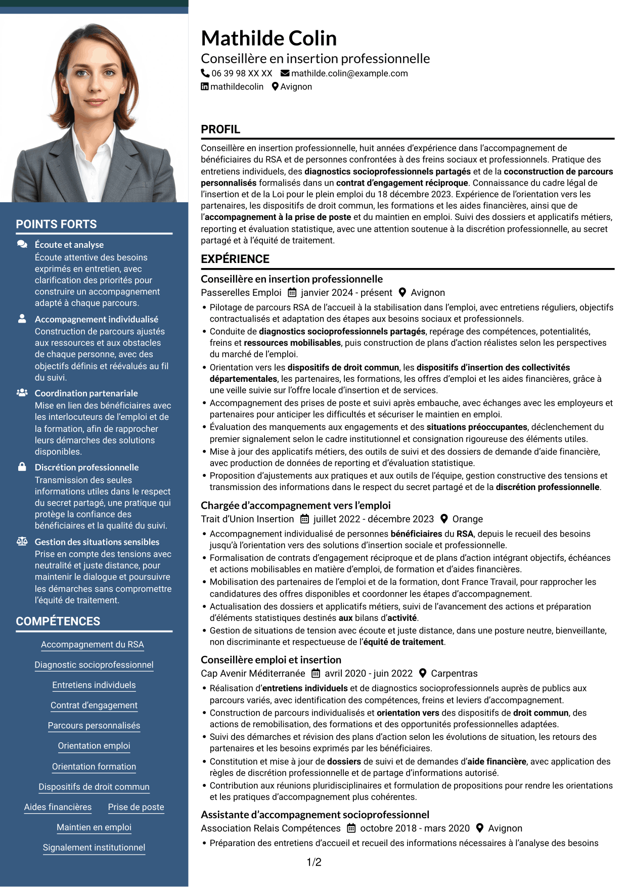 CV Signature (format à colonne latérale colorée avec grande photo) : Conseiller en insertion professionnelle - Parcours RSA, page 1