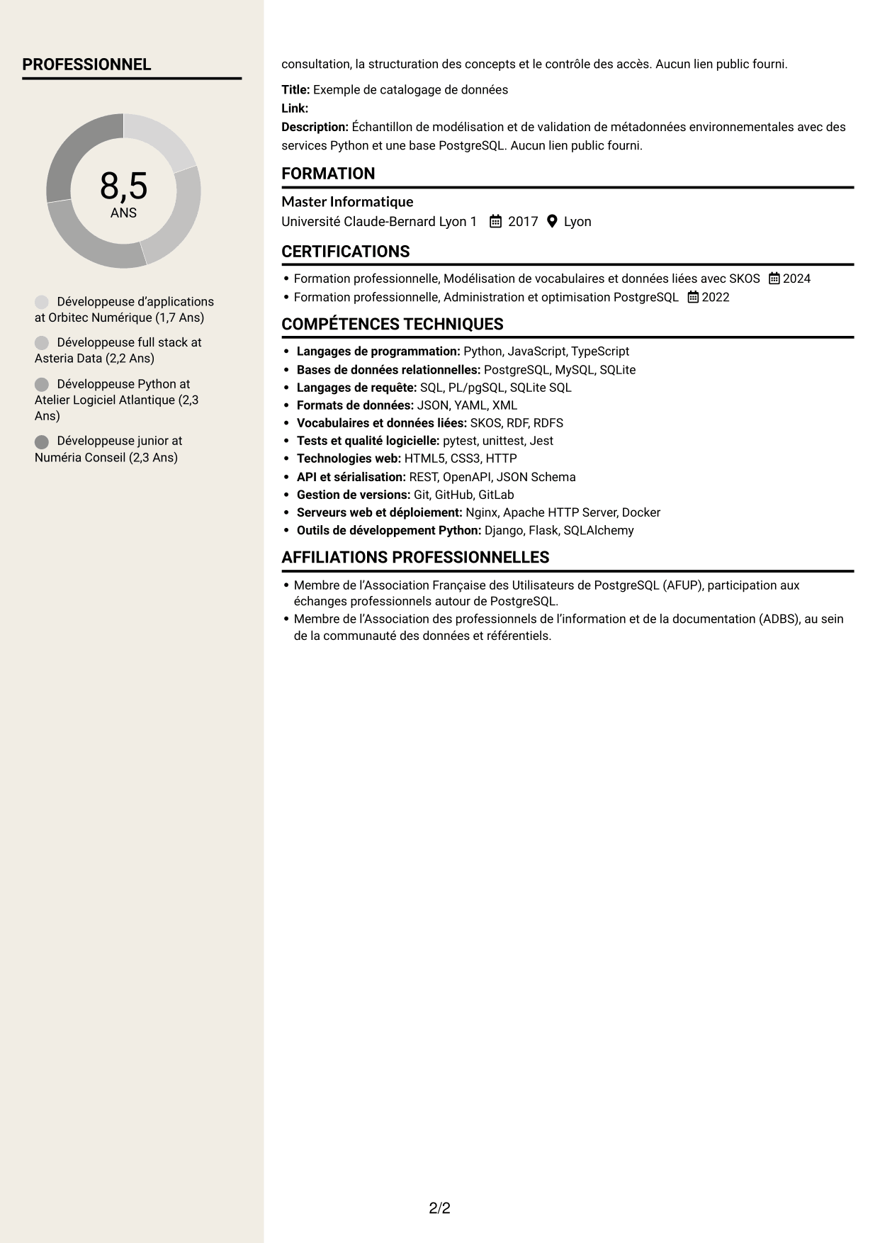 CV Fonceur (format à deux colonnes avec en-tête centré sans photo) : Développeur d’applications - Portail de données d’exoplanètes, page 2