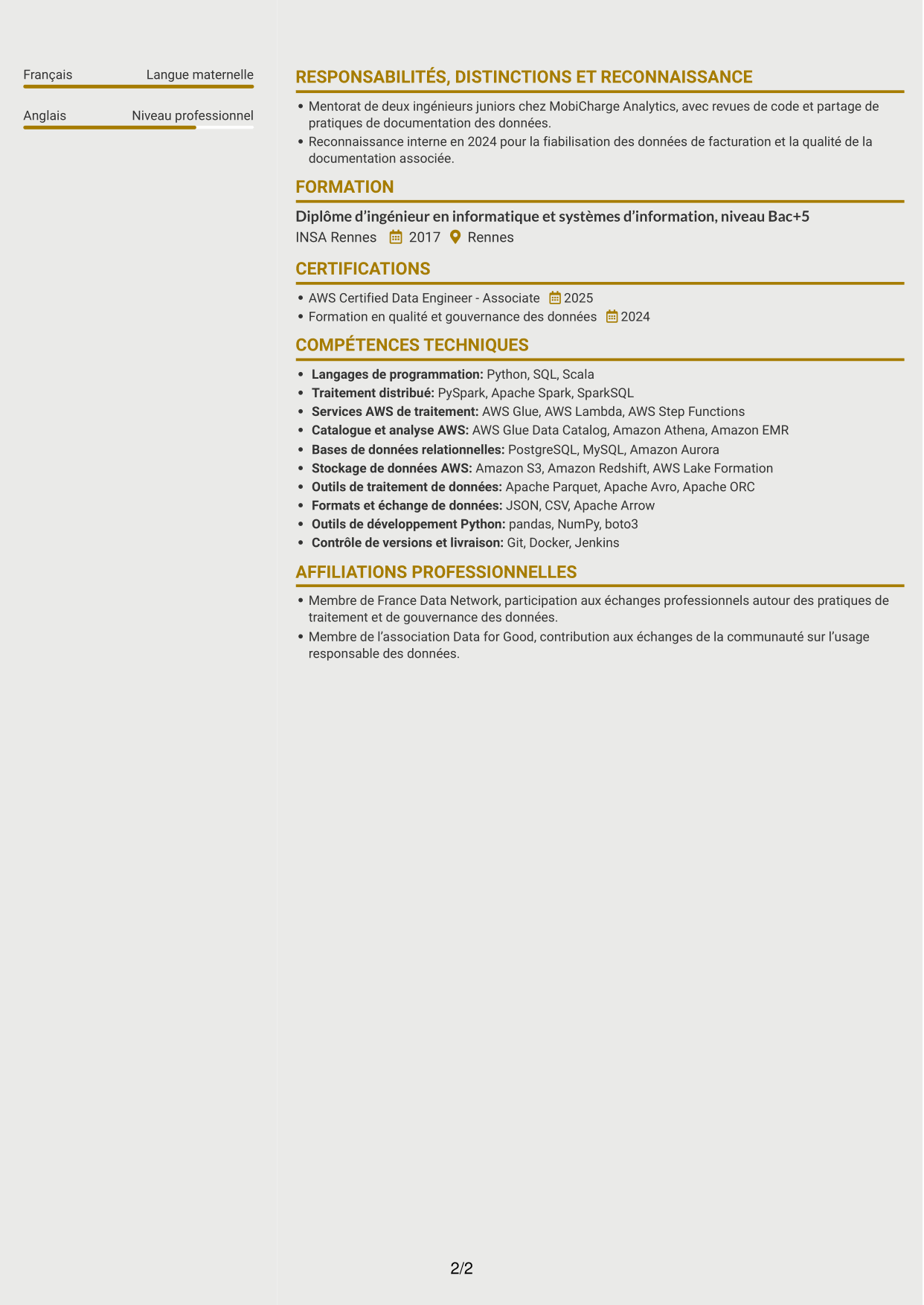 CV Dynamique (format à deux colonnes avec icônes) : Data Engineer - AWS et Python, page 2