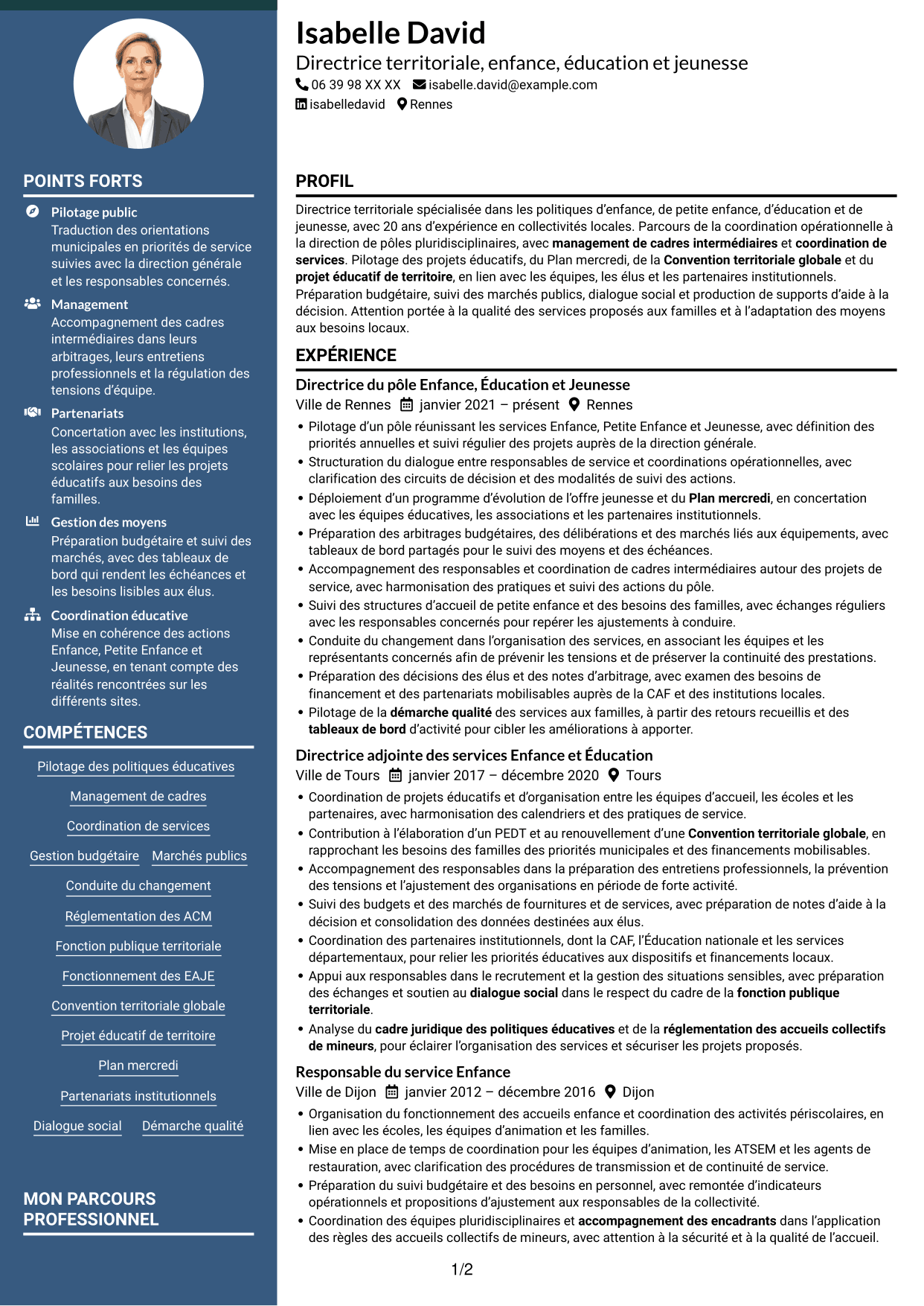 CV Élégant (format à colonne latérale colorée avec photo) : Directeur du pôle enfance-jeunesse-éducation, page 1