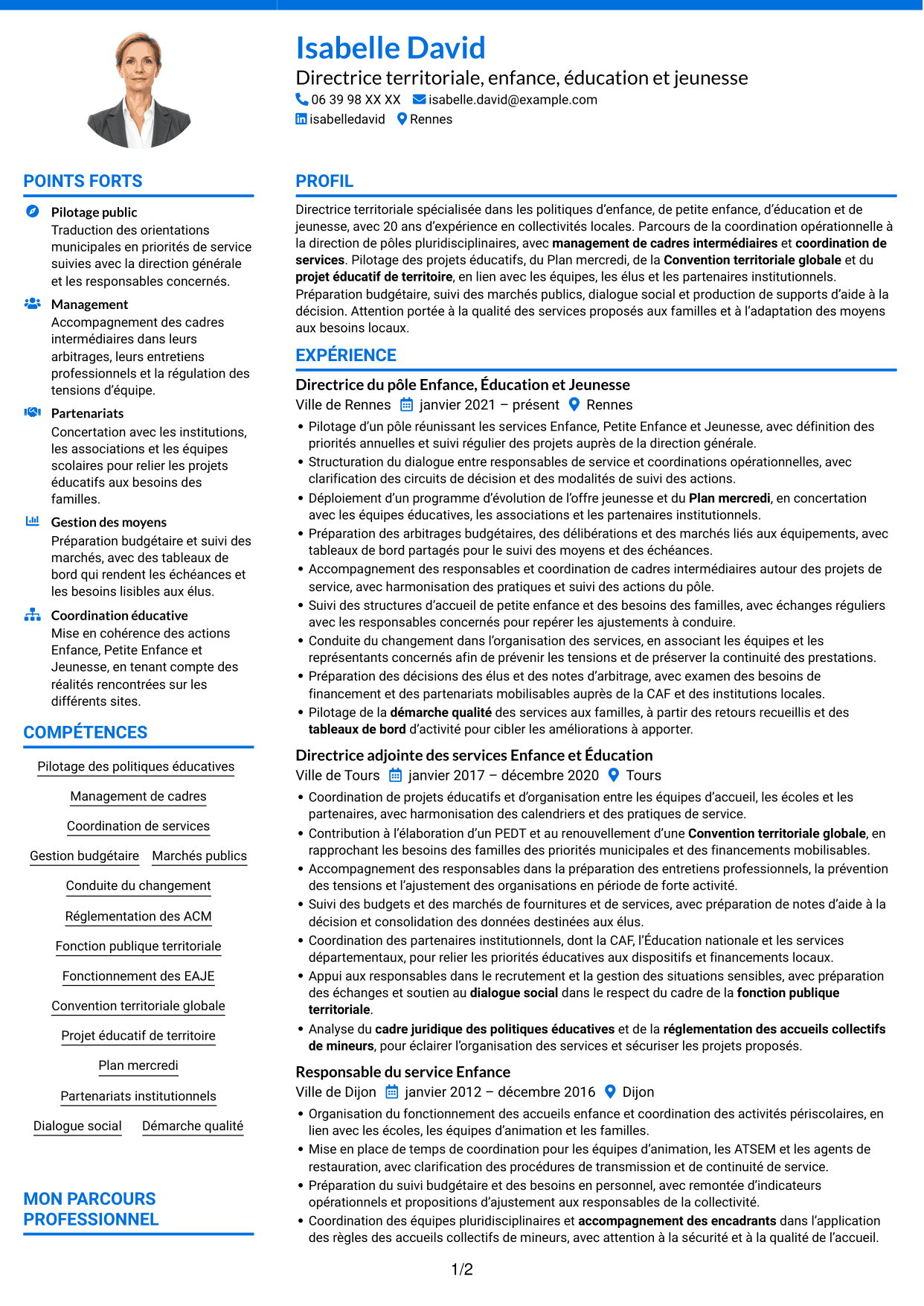 CV Audacieux (format à deux colonnes avec accents colorés et photo) : Directeur du pôle enfance-jeunesse-éducation, page 1