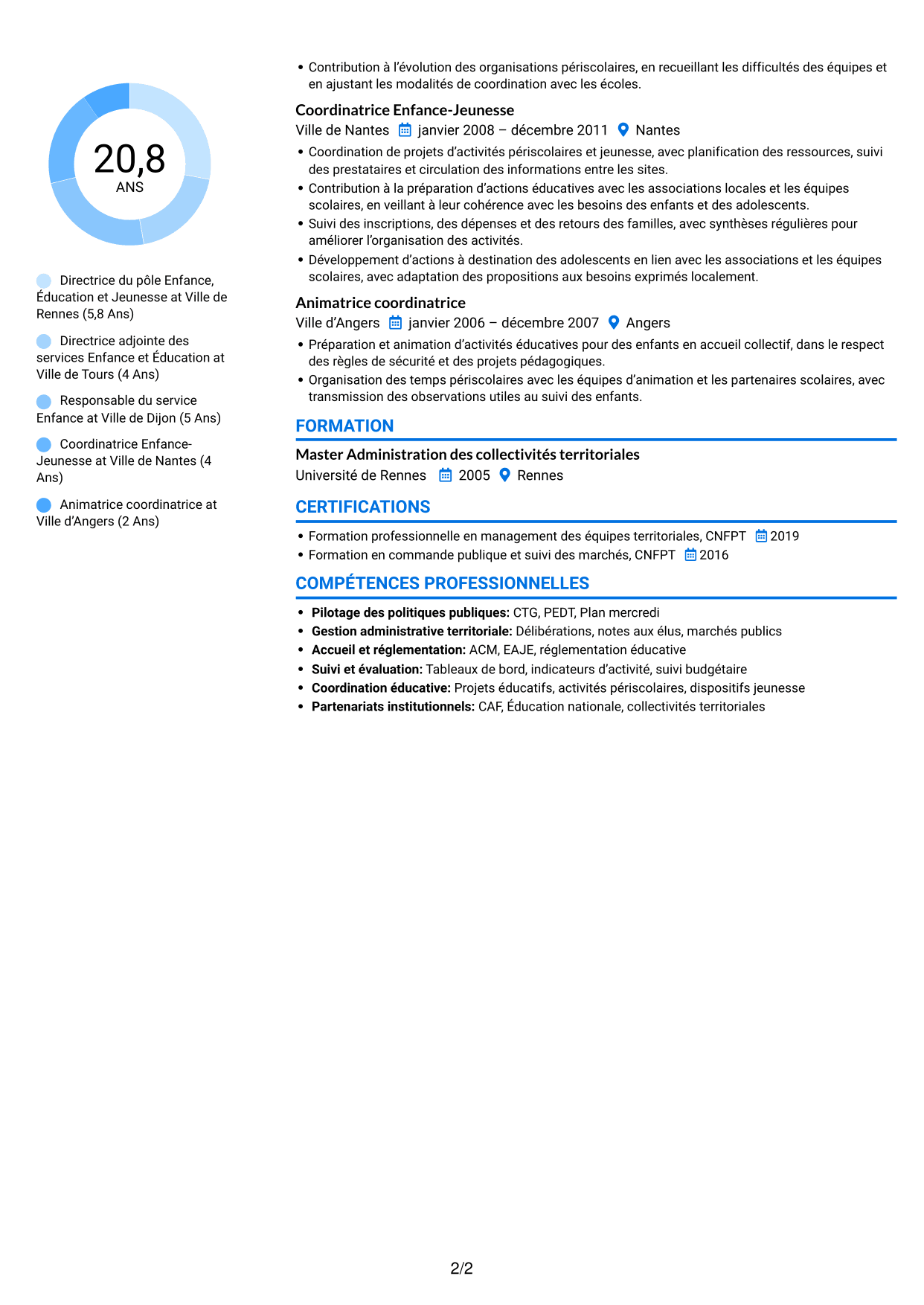 CV Audacieux (format à deux colonnes avec accents colorés et photo) : Directeur du pôle enfance-jeunesse-éducation, page 2