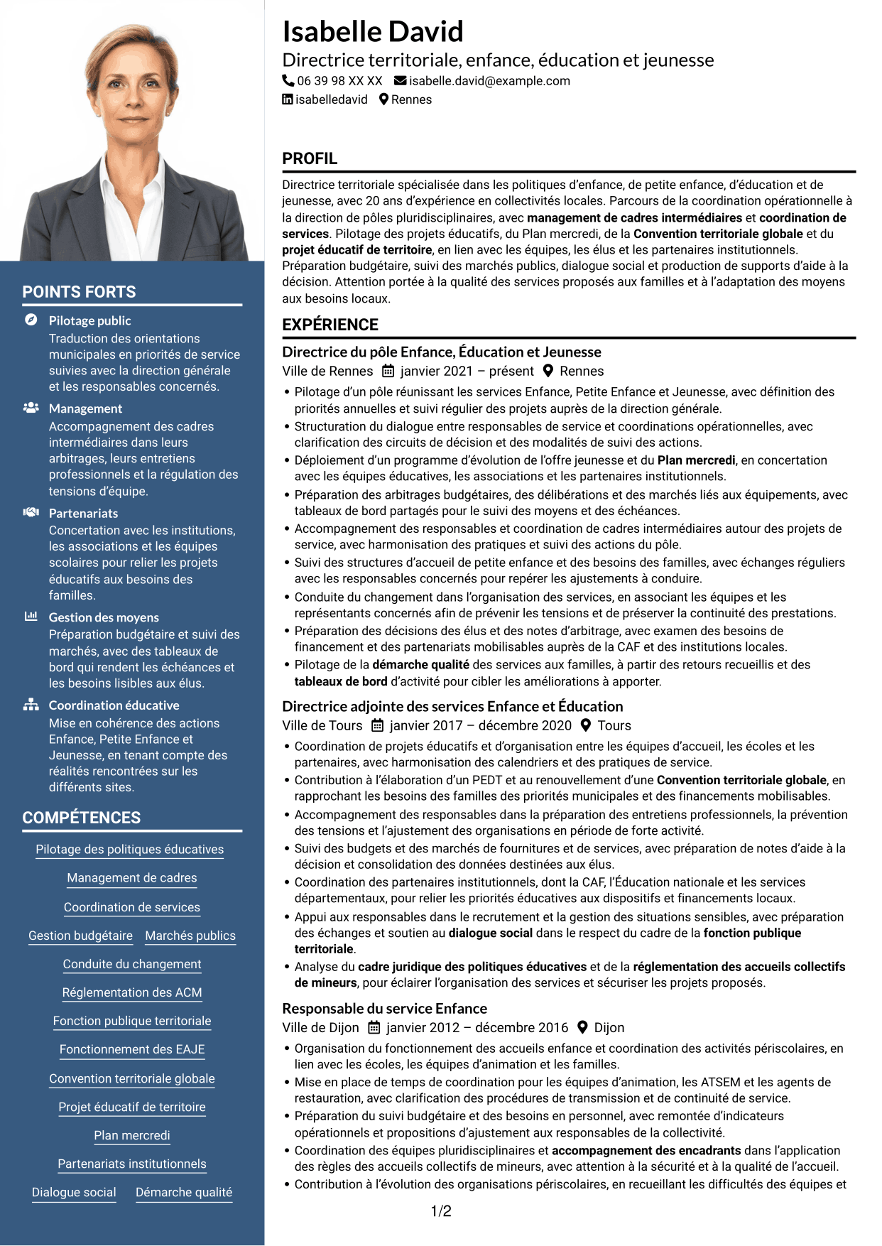 CV Signature (format à colonne latérale colorée avec grande photo) : Directeur du pôle enfance-jeunesse-éducation, page 1