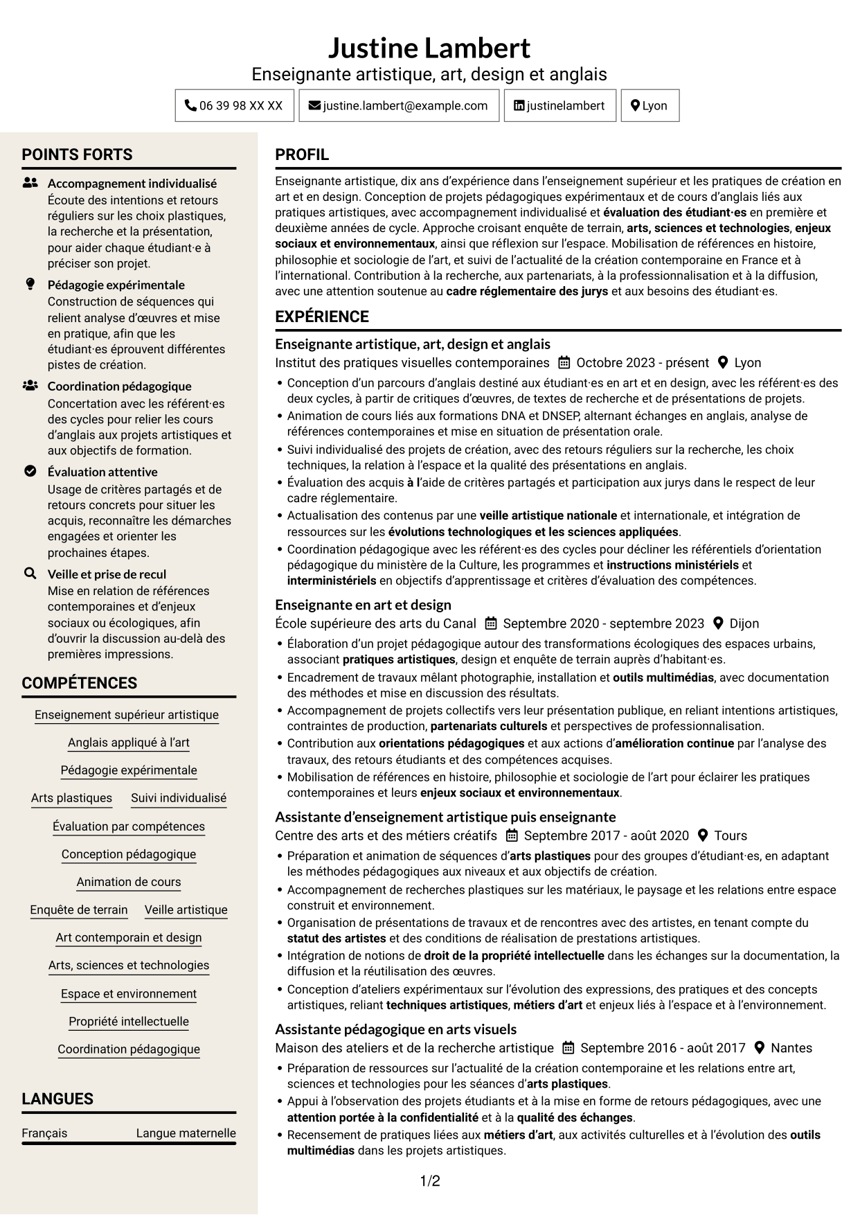 CV Fonceur (format à deux colonnes avec en-tête centré sans photo) : Enseignant artistique - Anglais Art et Design, page 1