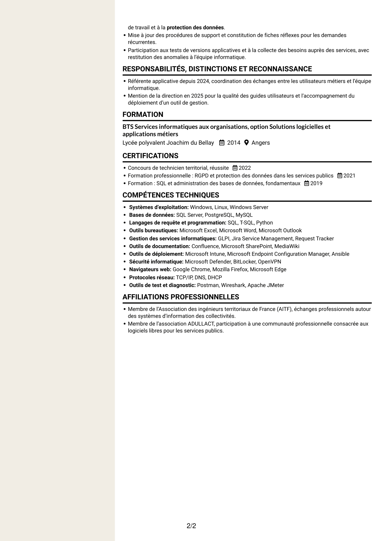 CV Fonceur (format à deux colonnes avec en-tête centré sans photo) : Gestionnaire d’applications - Applications des collectivités territoriales, page 2