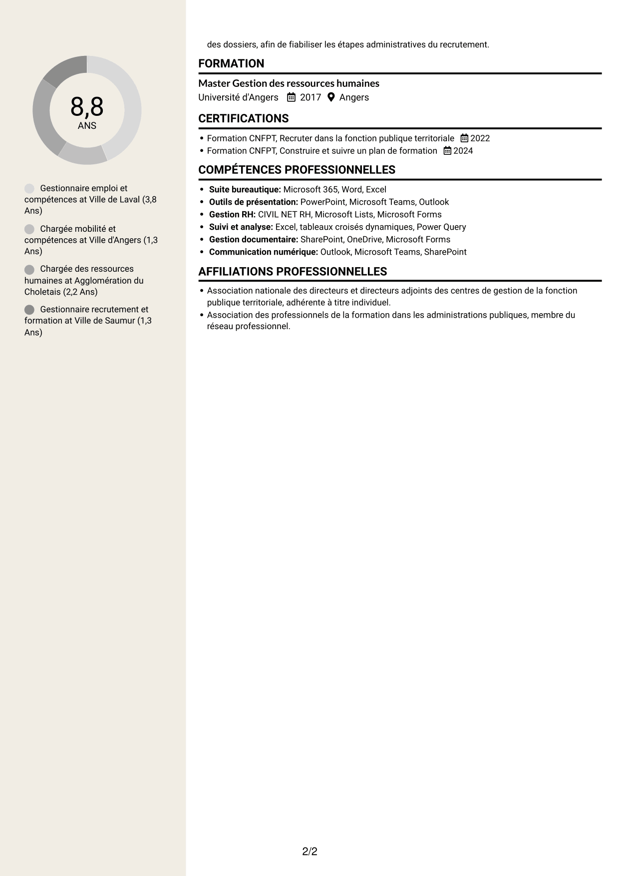 CV Fonceur (format à deux colonnes avec en-tête centré sans photo) : Gestionnaire emploi et compétences - Recrutement et formation, page 2