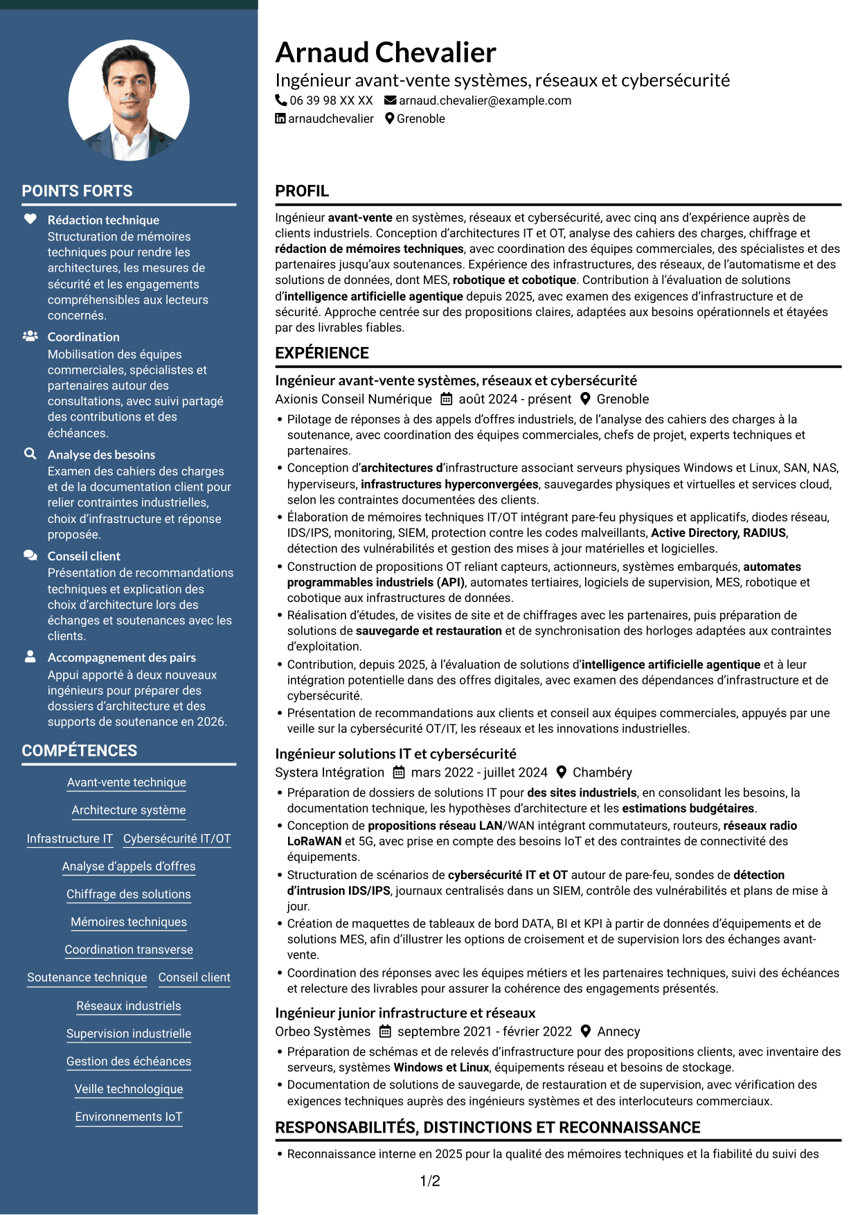 CV Élégant (format à colonne latérale colorée avec photo) : Ingénieur Avant-Vente Junior - Systèmes, Réseaux et Cybersécurité, page 1