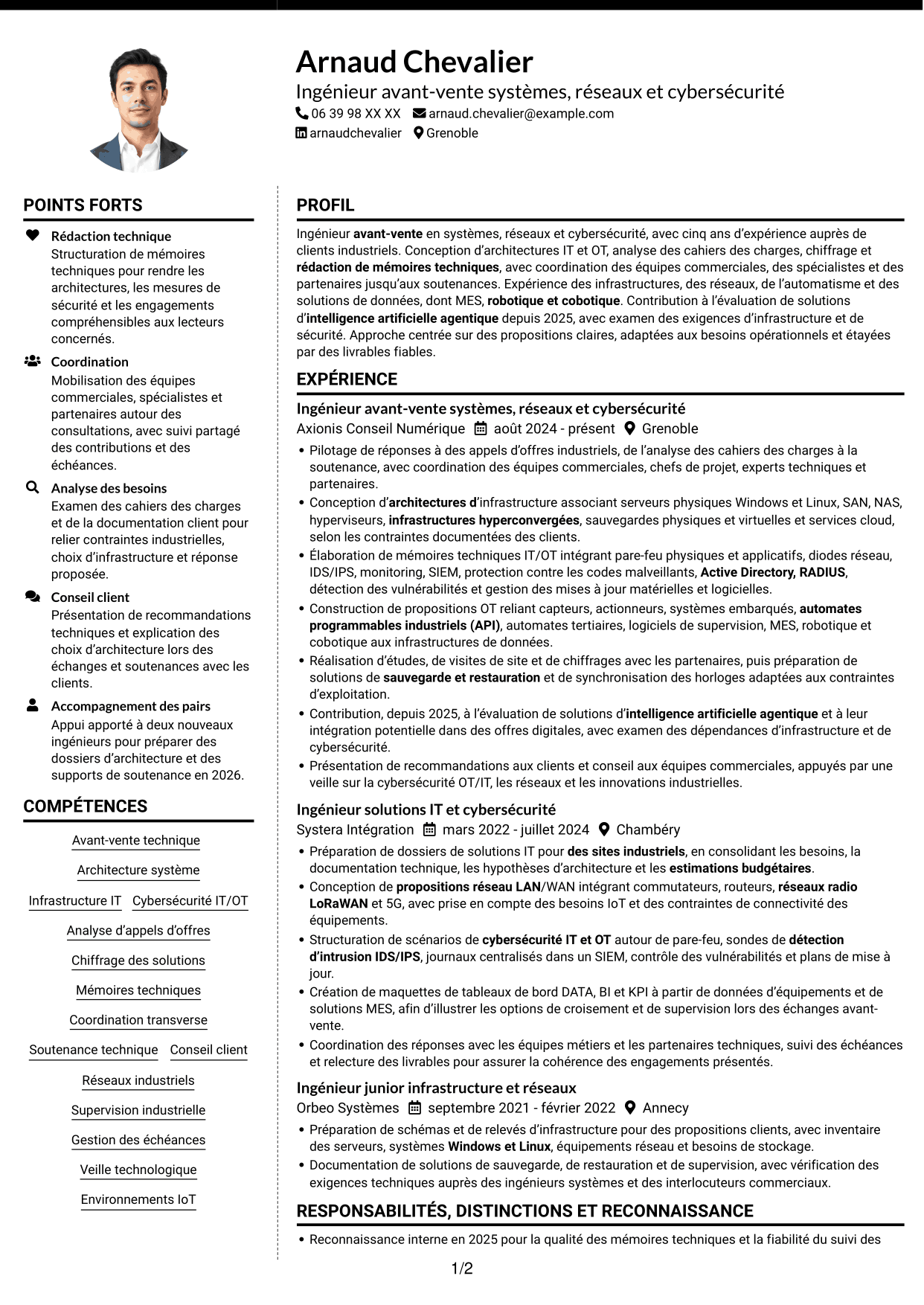 CV Moderne (format à deux colonnes avec photo à gauche et séparateur) : Ingénieur Avant-Vente Junior - Systèmes, Réseaux et Cybersécurité, page 1