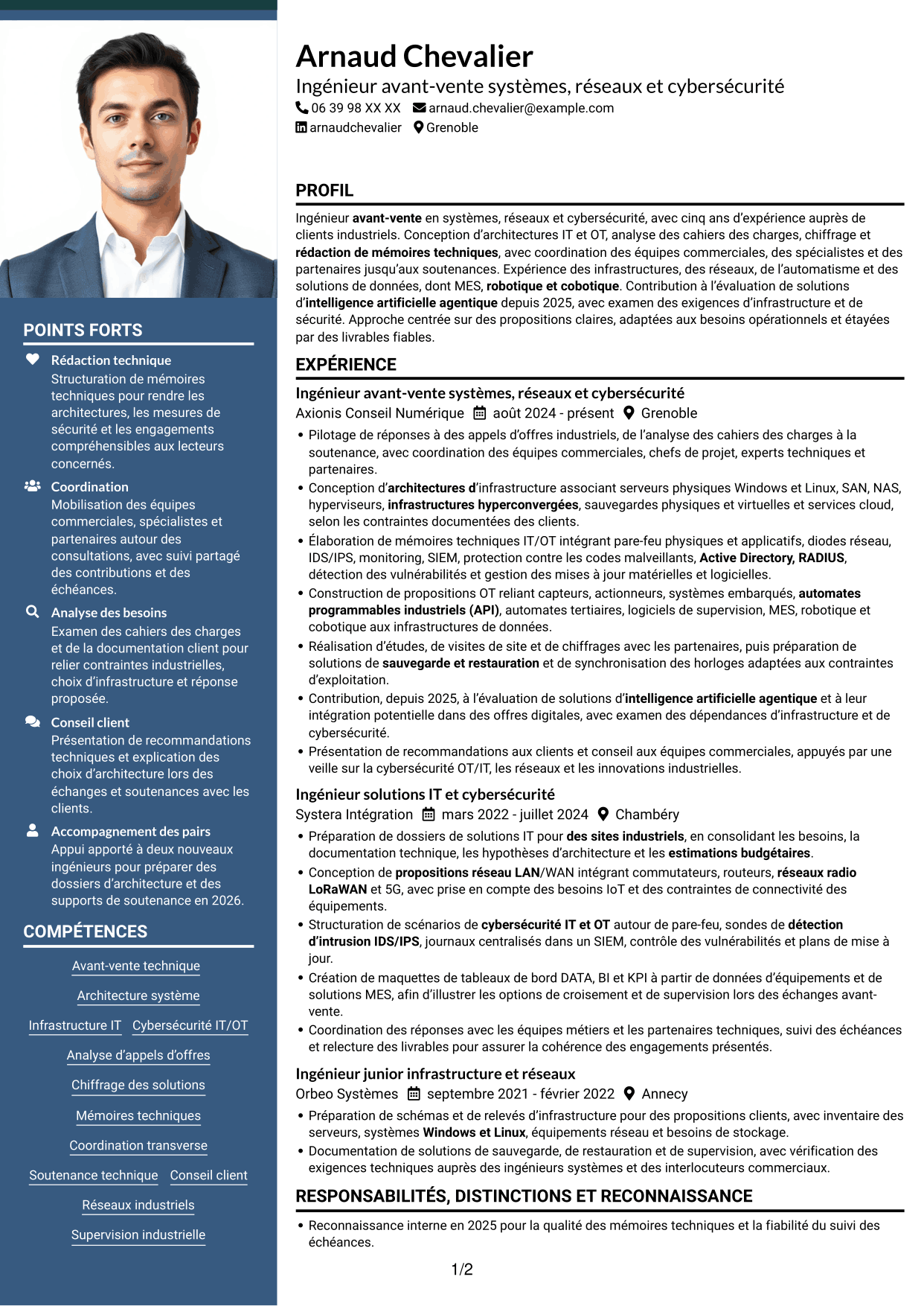 CV Signature (format à colonne latérale colorée avec grande photo) : Ingénieur Avant-Vente Junior - Systèmes, Réseaux et Cybersécurité, page 1