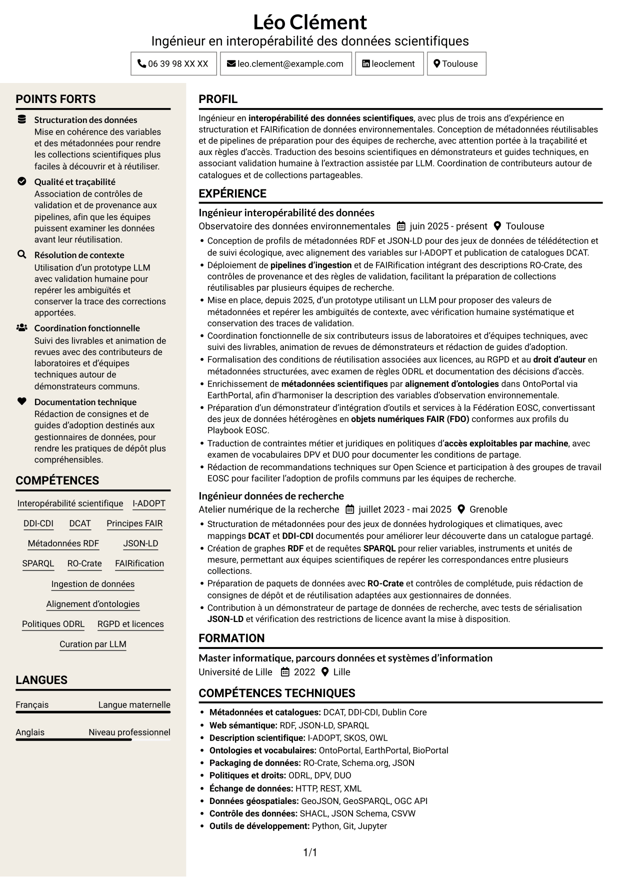 CV Fonceur (format à deux colonnes avec en-tête centré sans photo) : Ingénieur de recherche - Interopérabilité des données scientifiques, page 1