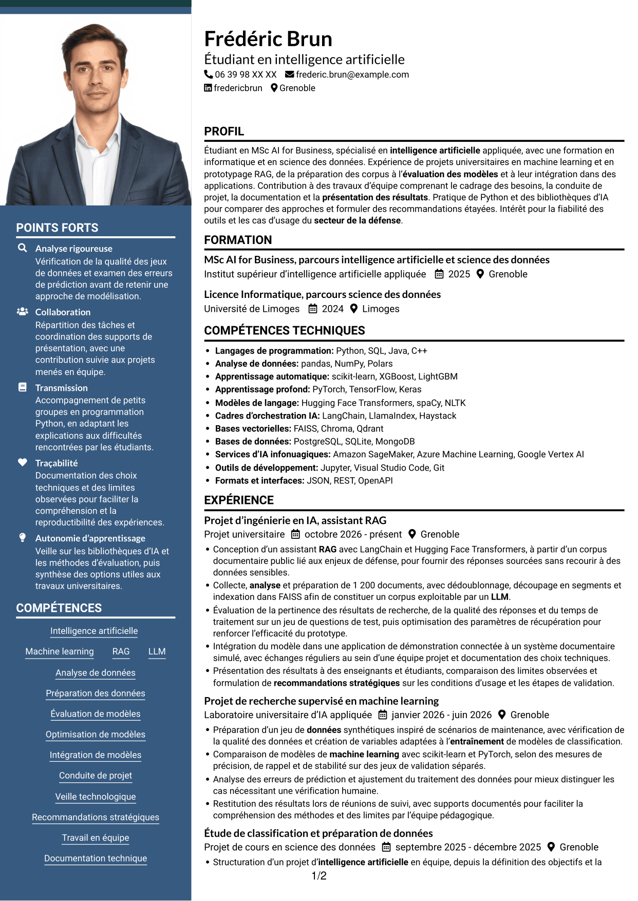 CV Signature (format à colonne latérale colorée avec grande photo) : Ingénieur en intelligence artificielle - RAG et LLM, page 1