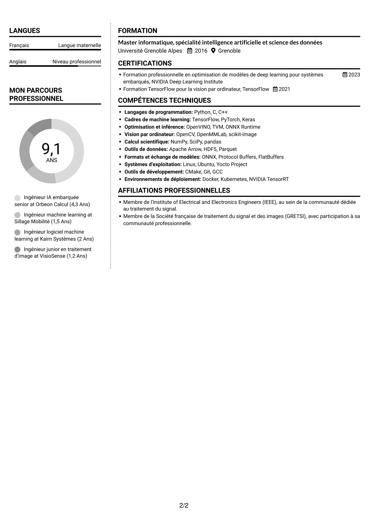 CV Moderne (format à deux colonnes avec photo à gauche et séparateur) : Ingénieur IA embarquée, page 2