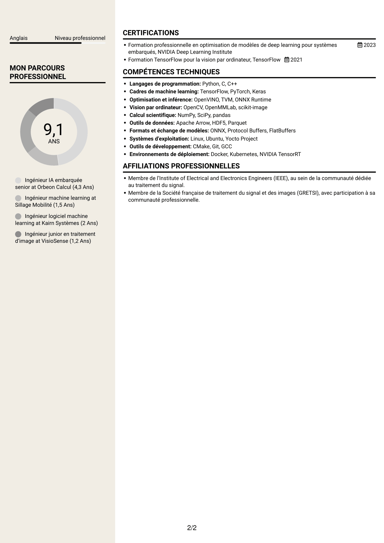 CV Fonceur (format à deux colonnes avec en-tête centré sans photo) : Ingénieur IA embarquée, page 2