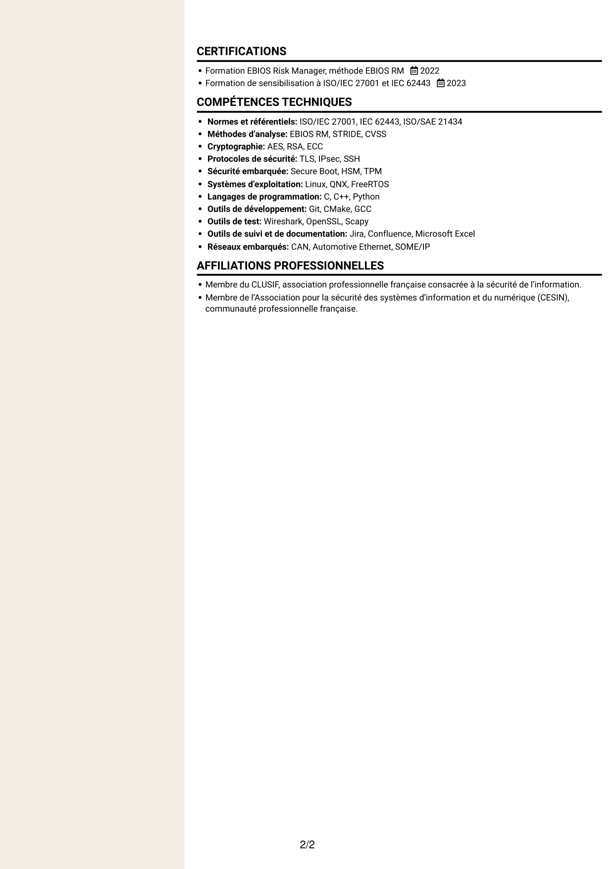 CV Fonceur (format à deux colonnes avec en-tête centré sans photo) : Ingénieur junior en gouvernance de la cybersécurité des systèmes embarqués, page 2