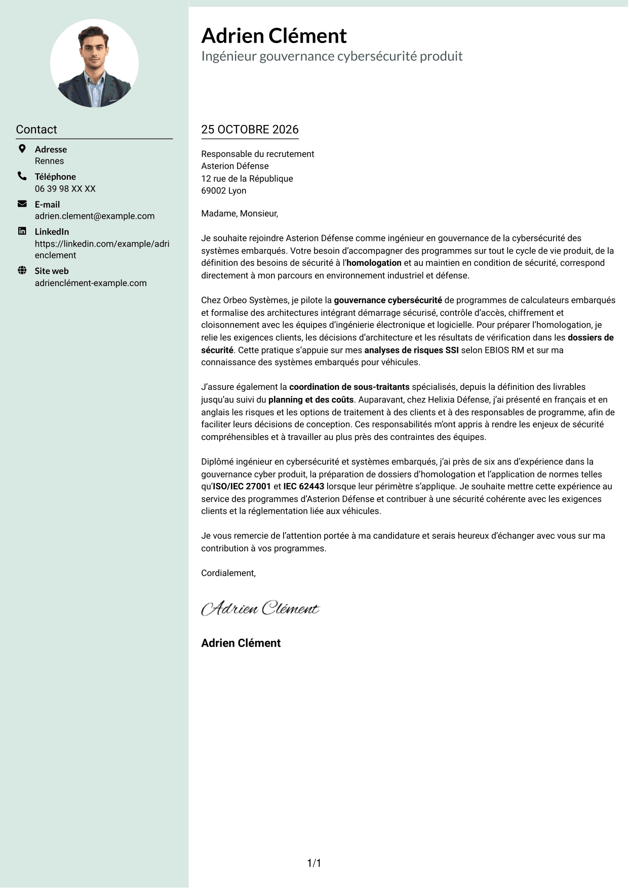 Lettre de motivation Cadre (format à colonne latérale douce avec photo arrondie) : Ingénieur junior en gouvernance de la cybersécurité des systèmes embarqués, page 1