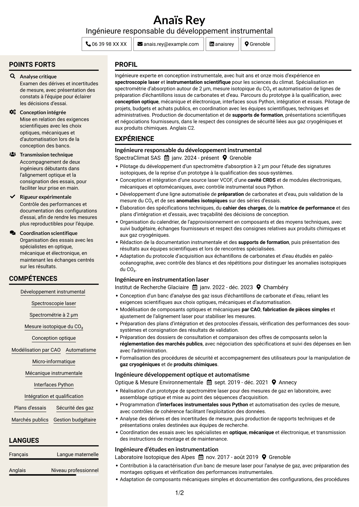 CV Fonceur (format à deux colonnes avec en-tête centré sans photo) : Ingénieure experte en développement instrumental - Spectroscopie laser, page 1
