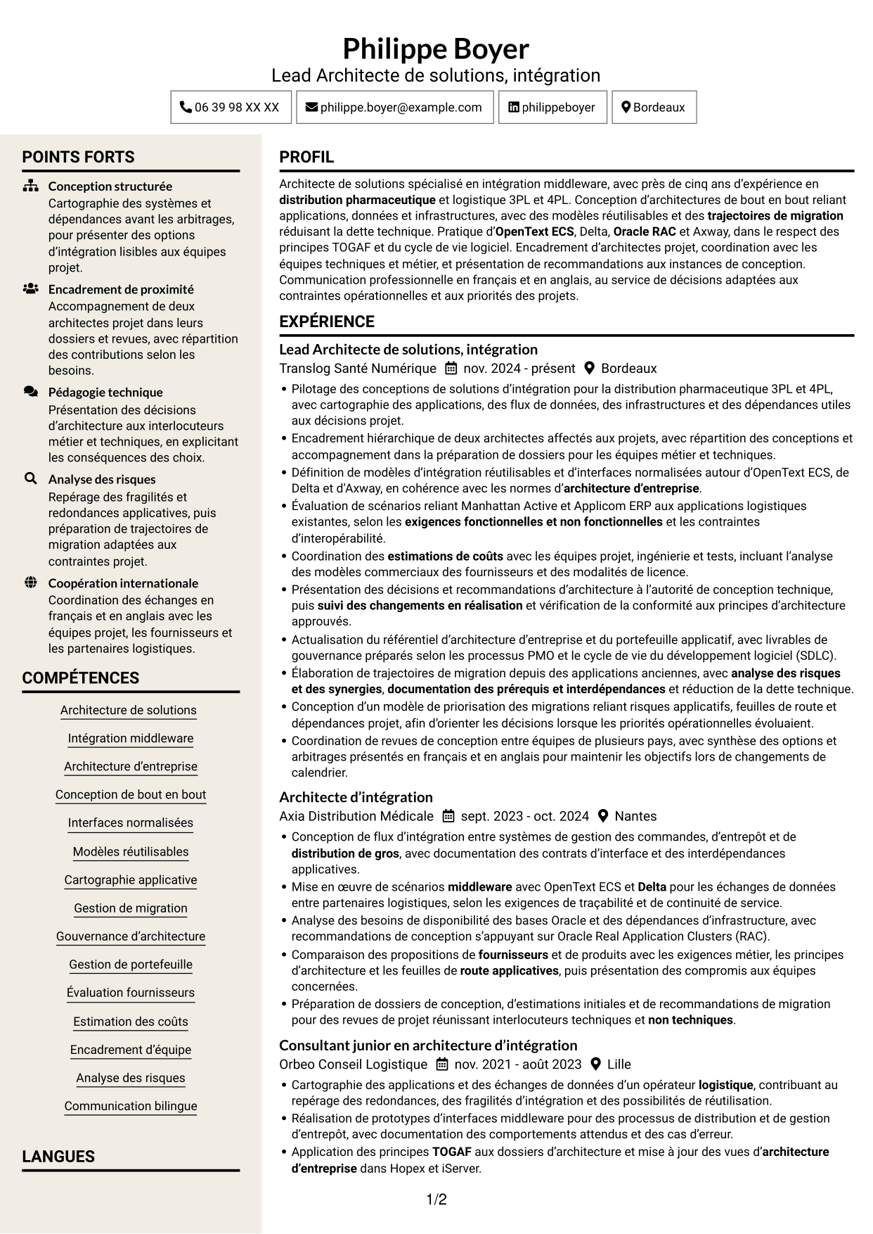 CV Fonceur (format à deux colonnes avec en-tête centré sans photo) : Lead Architecte de solutions - Intégration middleware, page 1